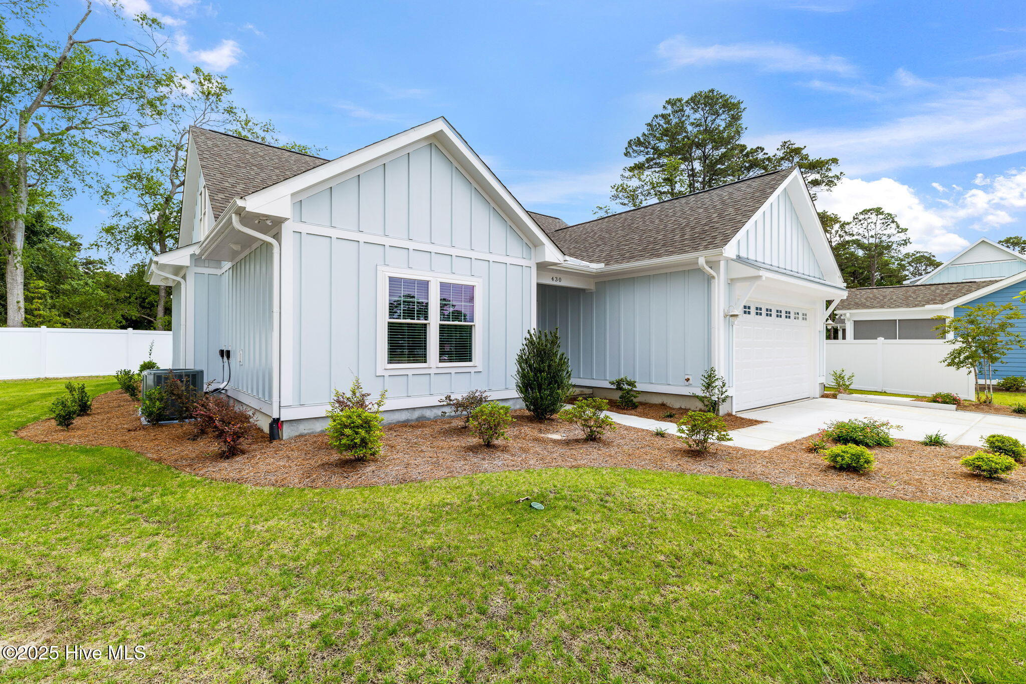 430 Raven Glen Drive Property Photo 4