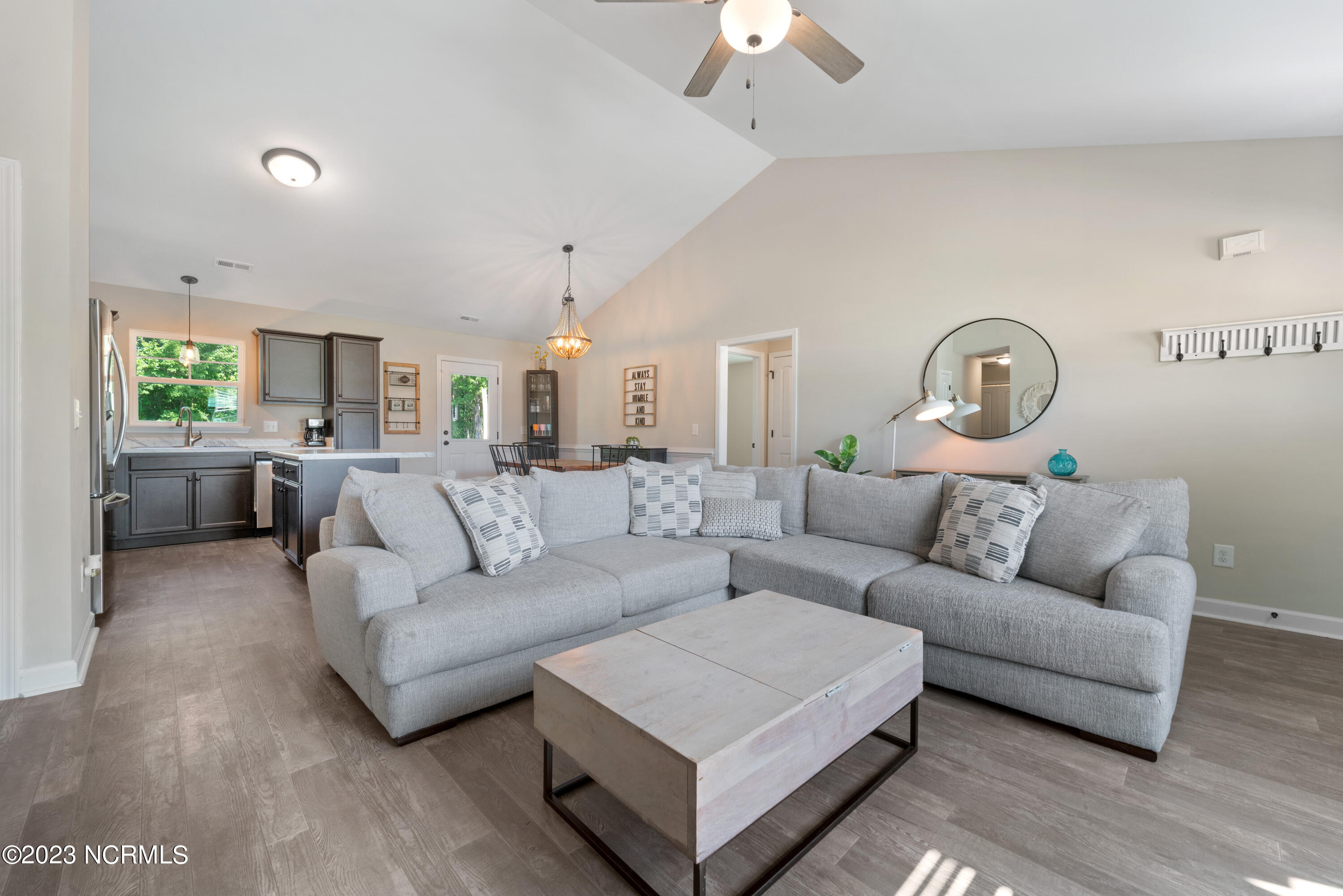 804 Kroger Court Property Photo 4