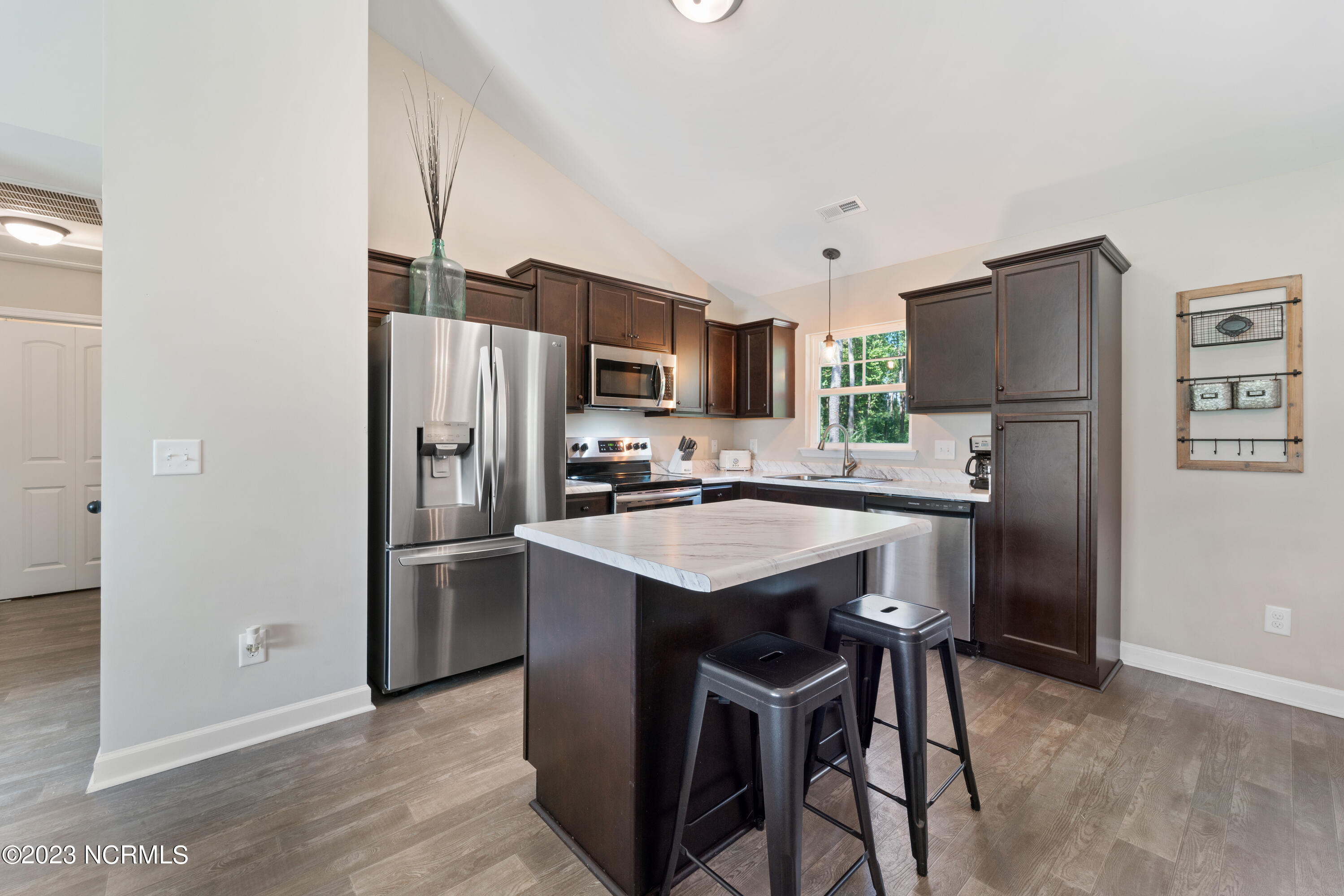 804 Kroger Court Property Photo 8