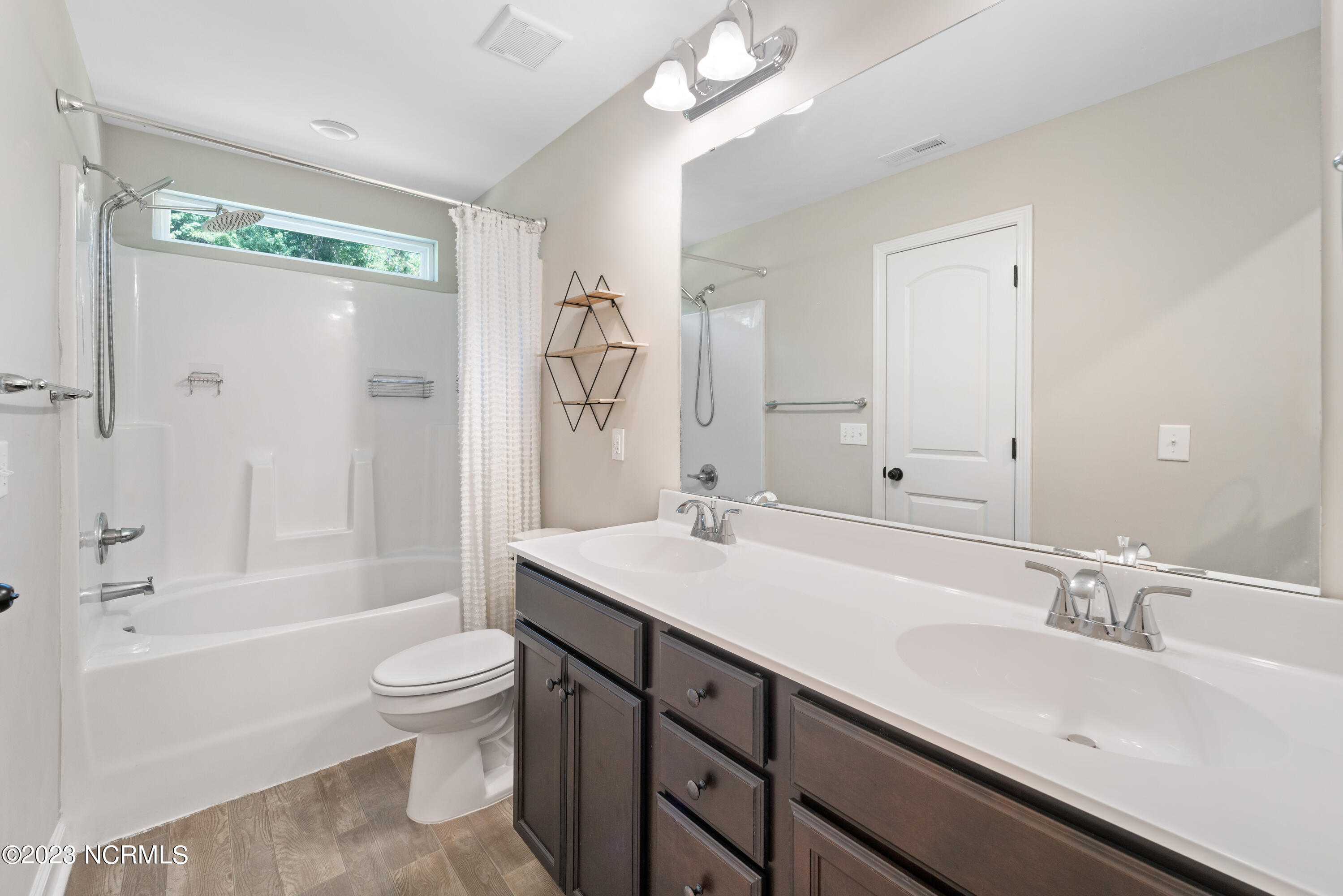 804 Kroger Court Property Photo 16