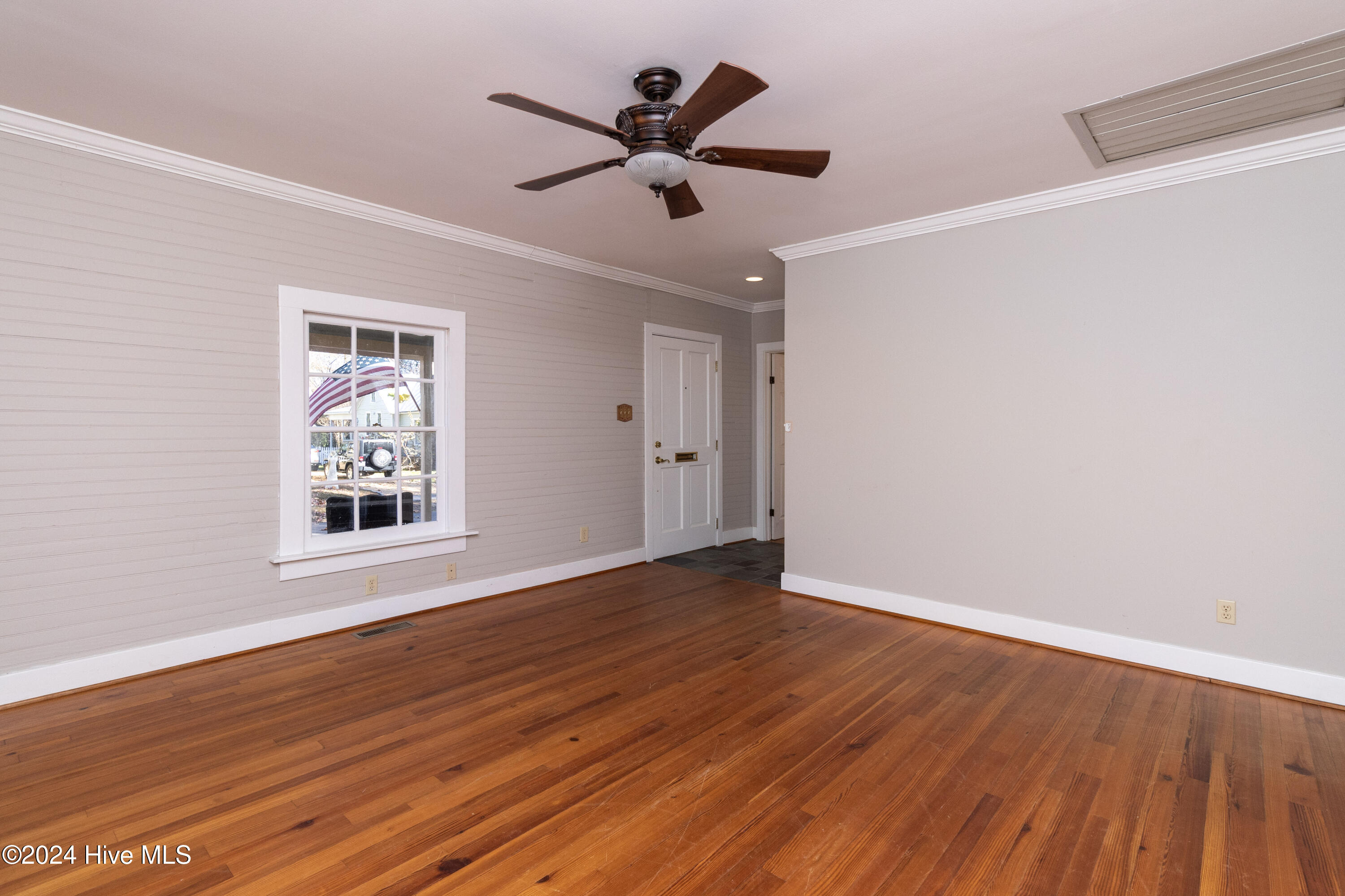 412 Phillips Street Property Photo 5