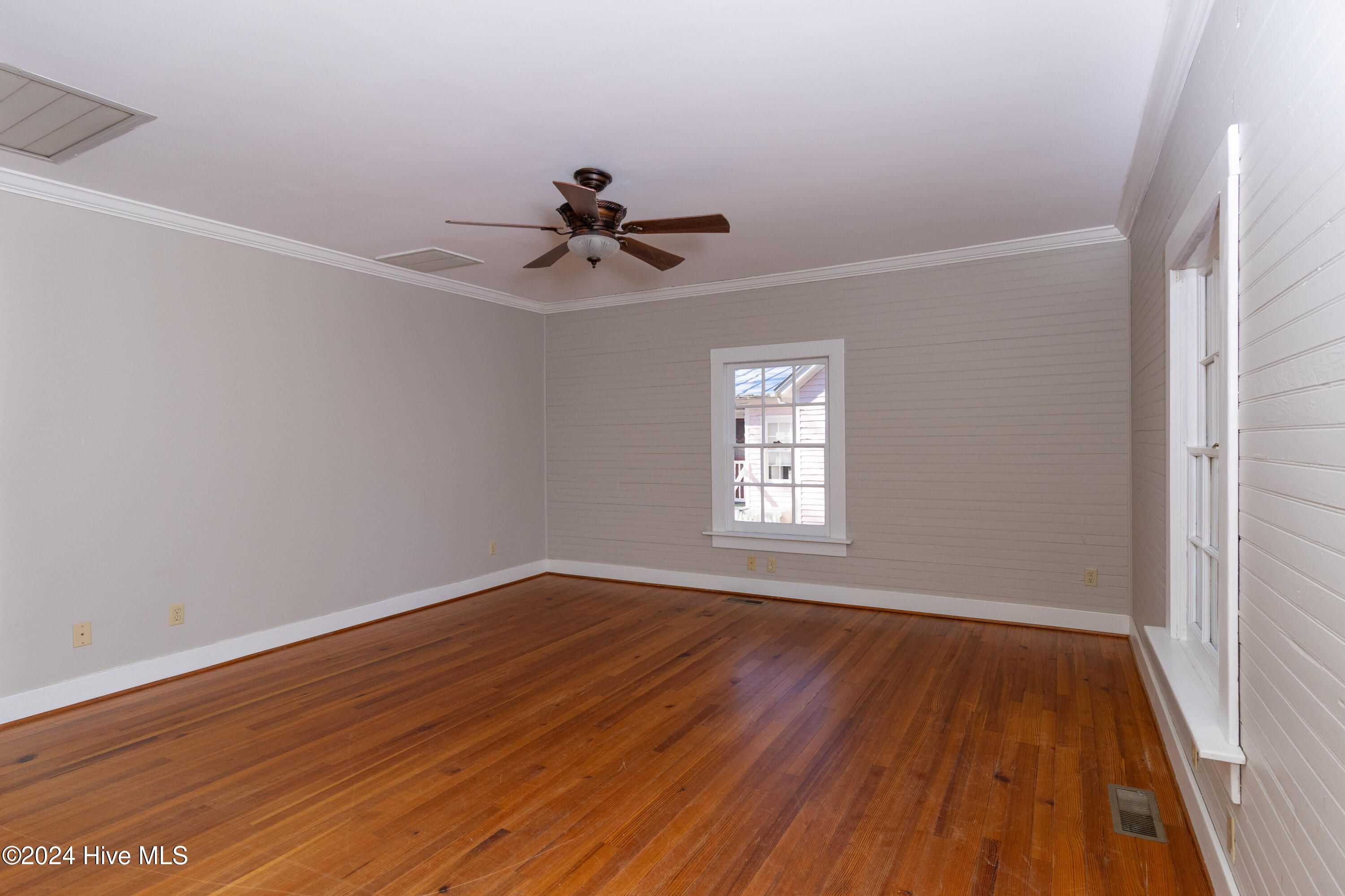 412 Phillips Street Property Photo 10