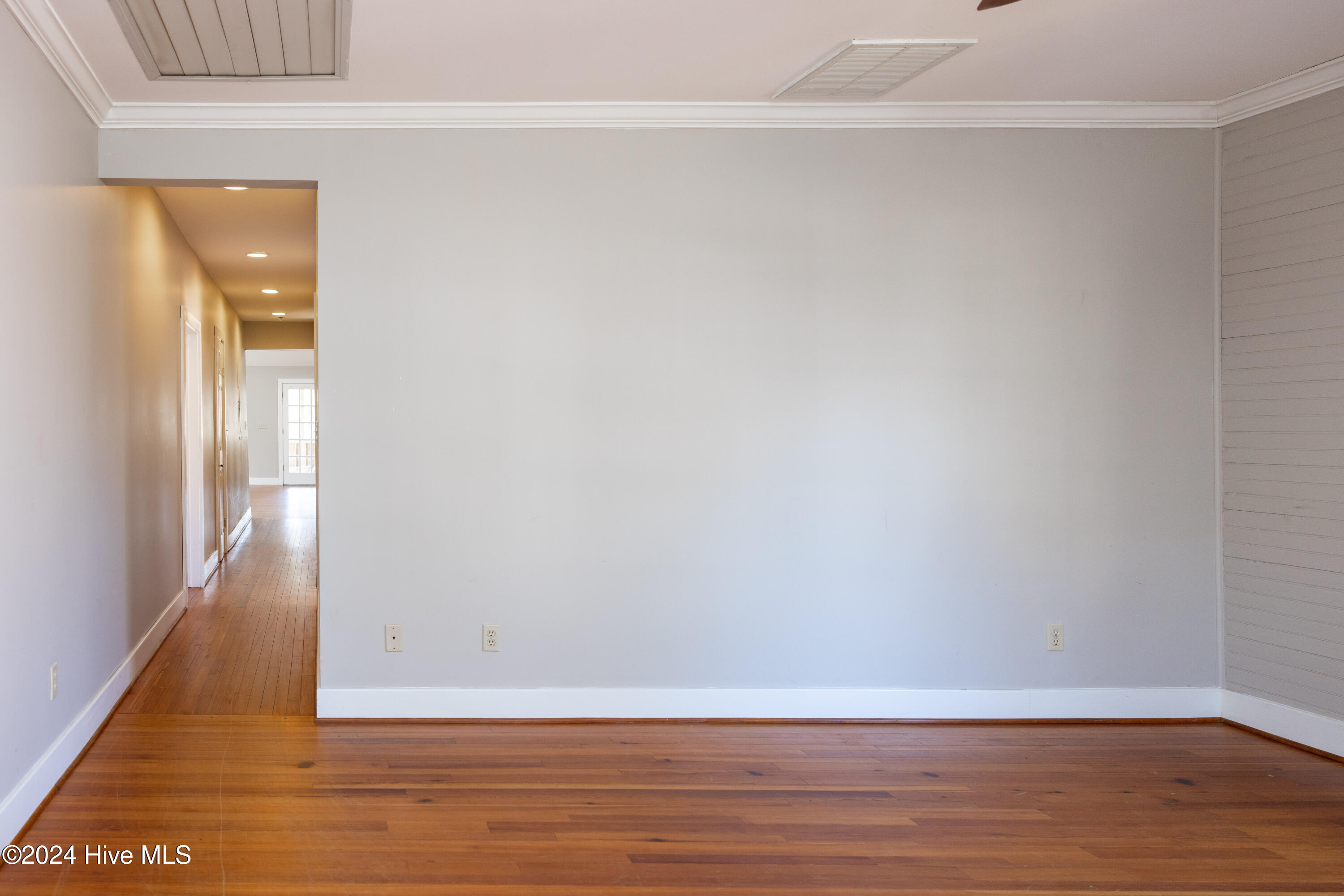 412 Phillips Street Property Photo 11
