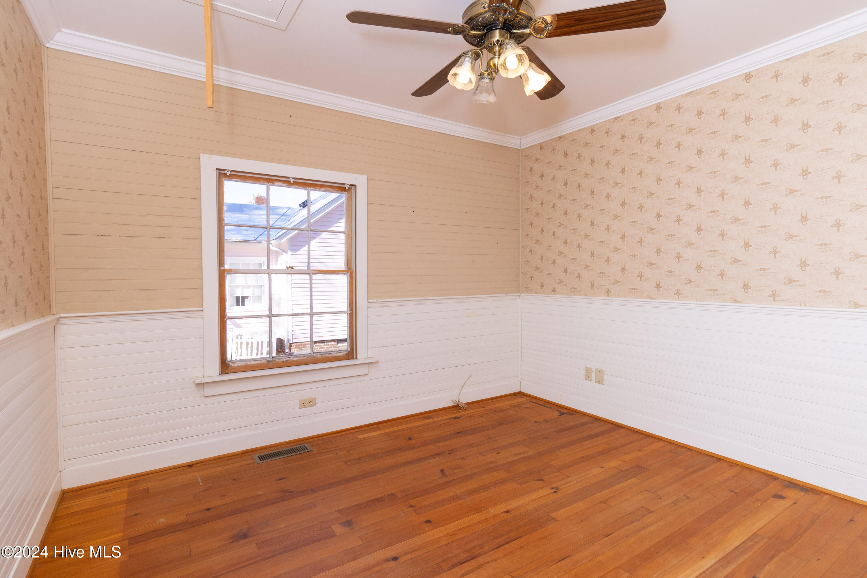 412 Phillips Street Property Photo 12
