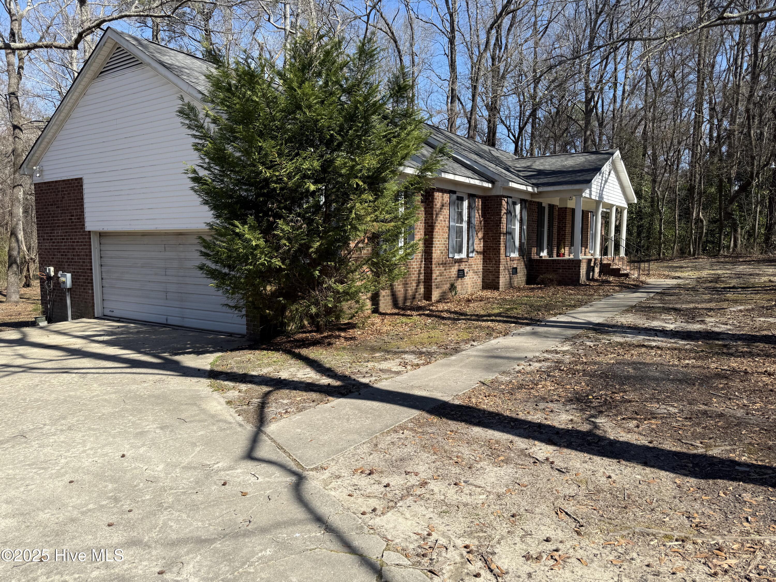 2900 Tripp Lane Property Photo 2