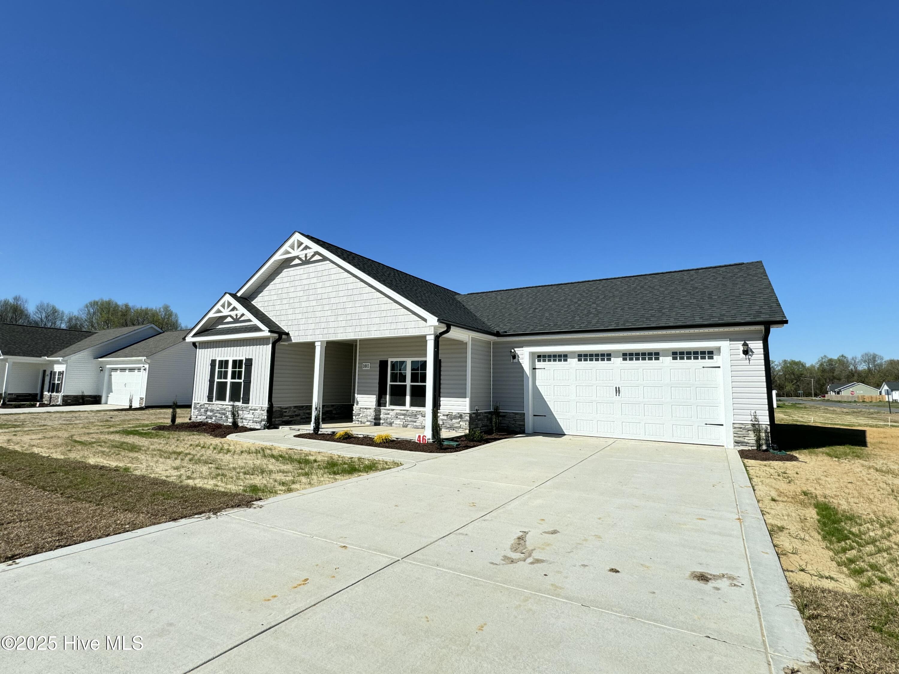 101 Dunbar Hill Drive Property Photo 3