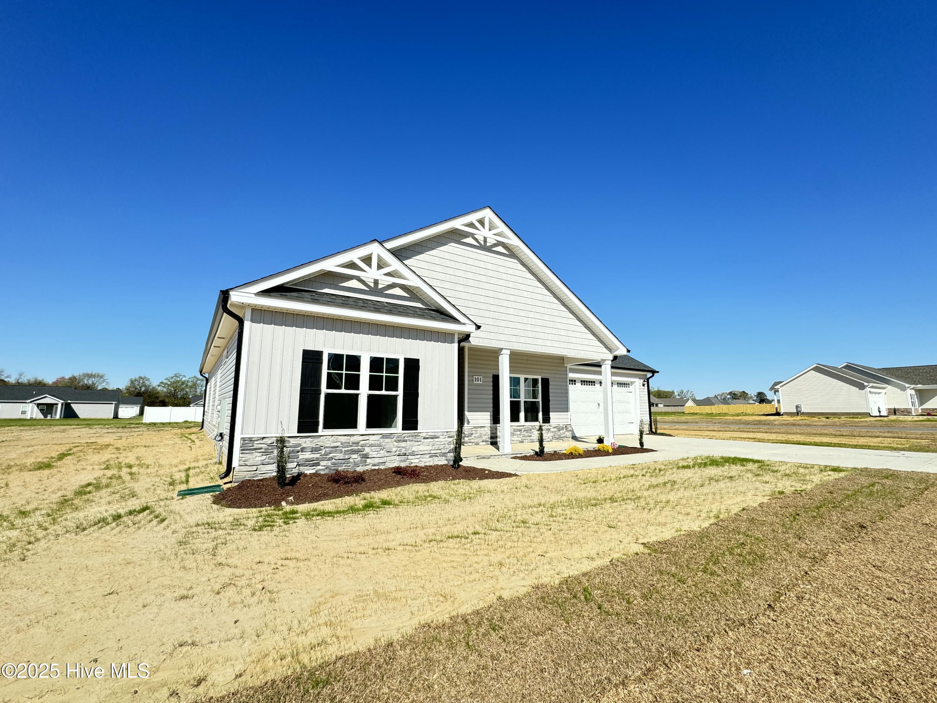 101 Dunbar Hill Drive Property Photo 6