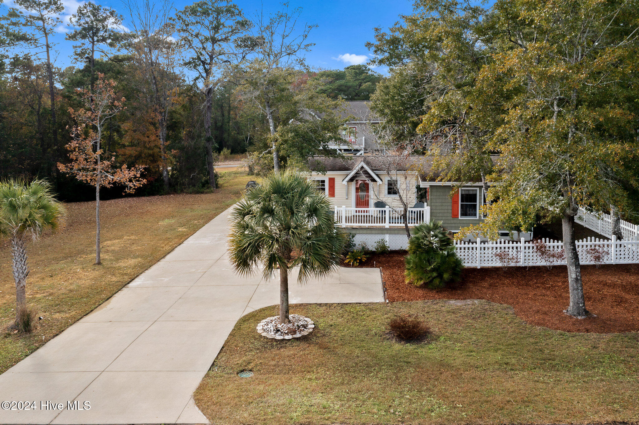 1754 Camelot Drive Property Photo 1
