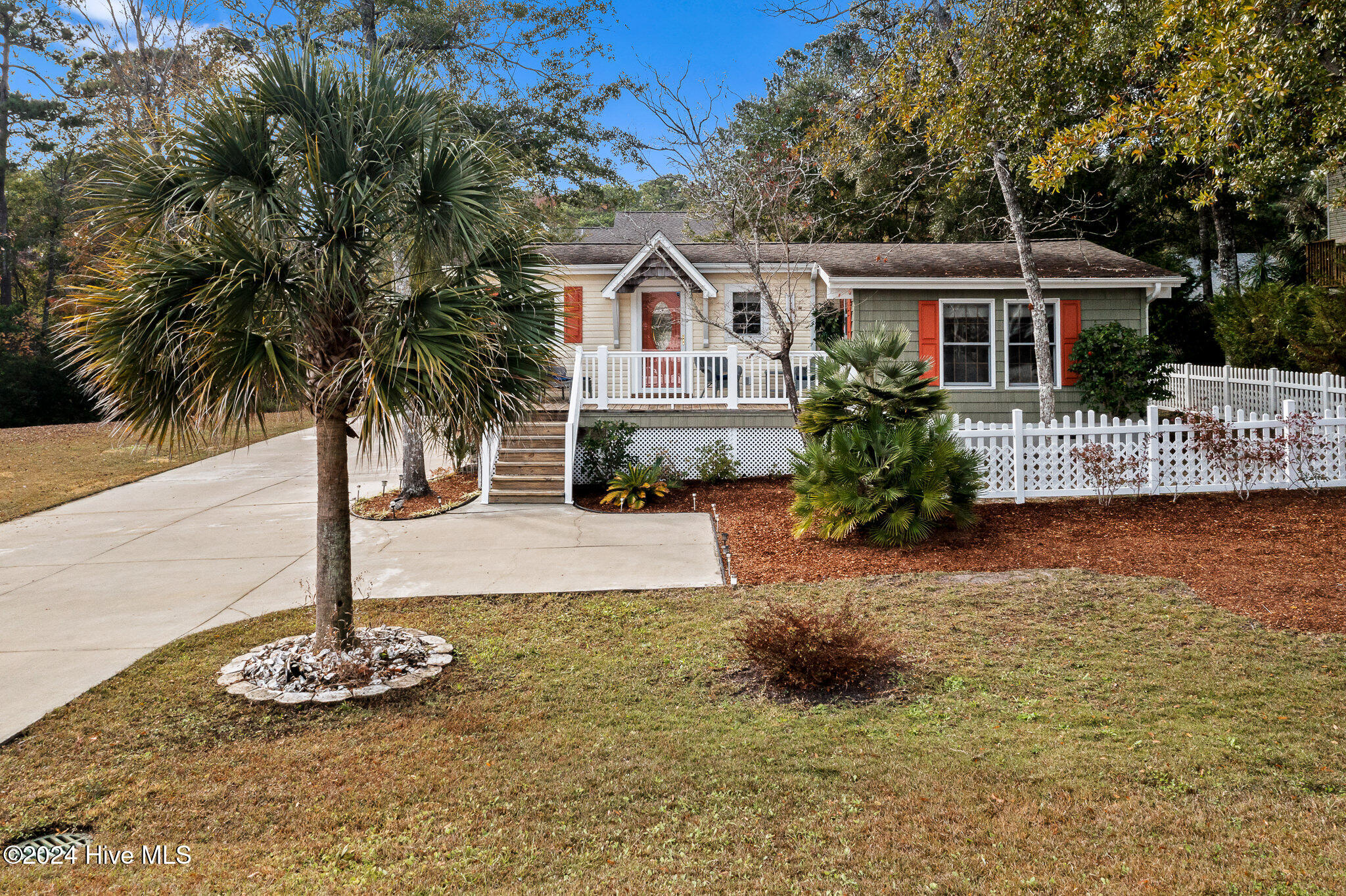 1754 Camelot Drive Property Photo 2