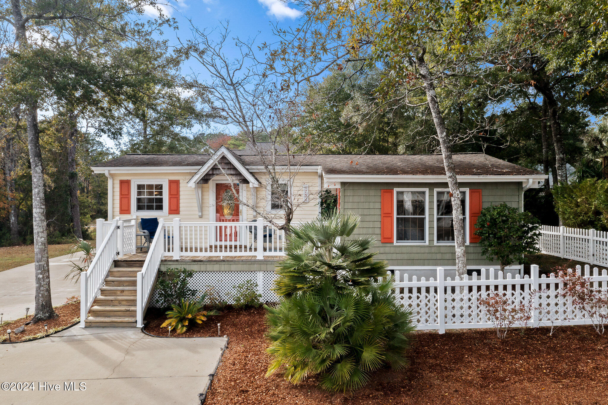 1754 Camelot Drive Property Photo 6