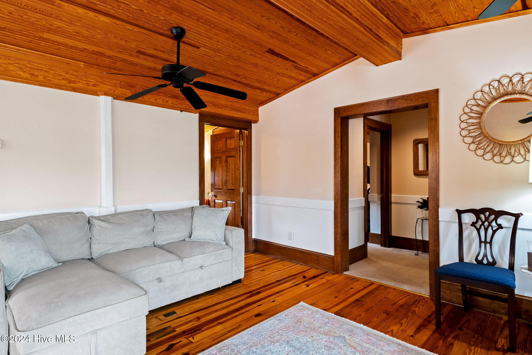 1754 Camelot Drive Property Photo 20