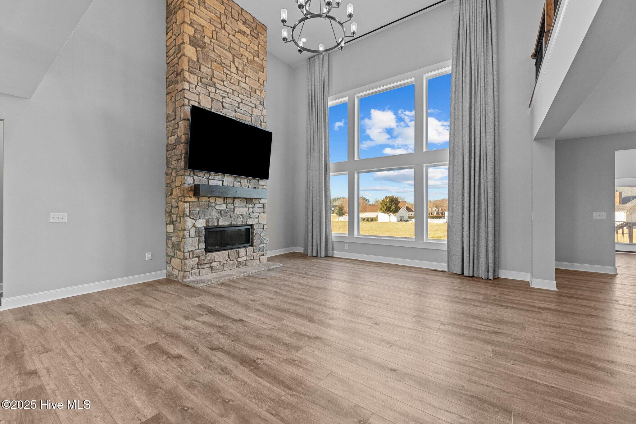 5554 Lake Vista Court Property Photo 7