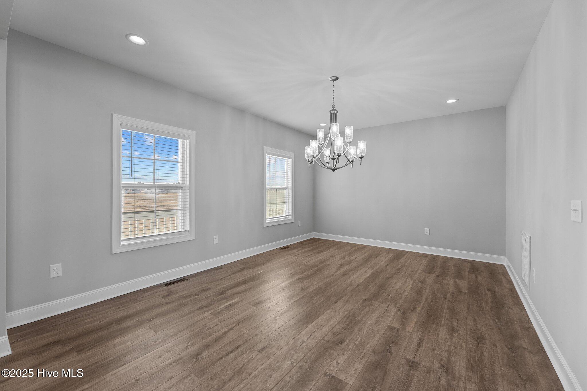 5554 Lake Vista Court Property Photo 11