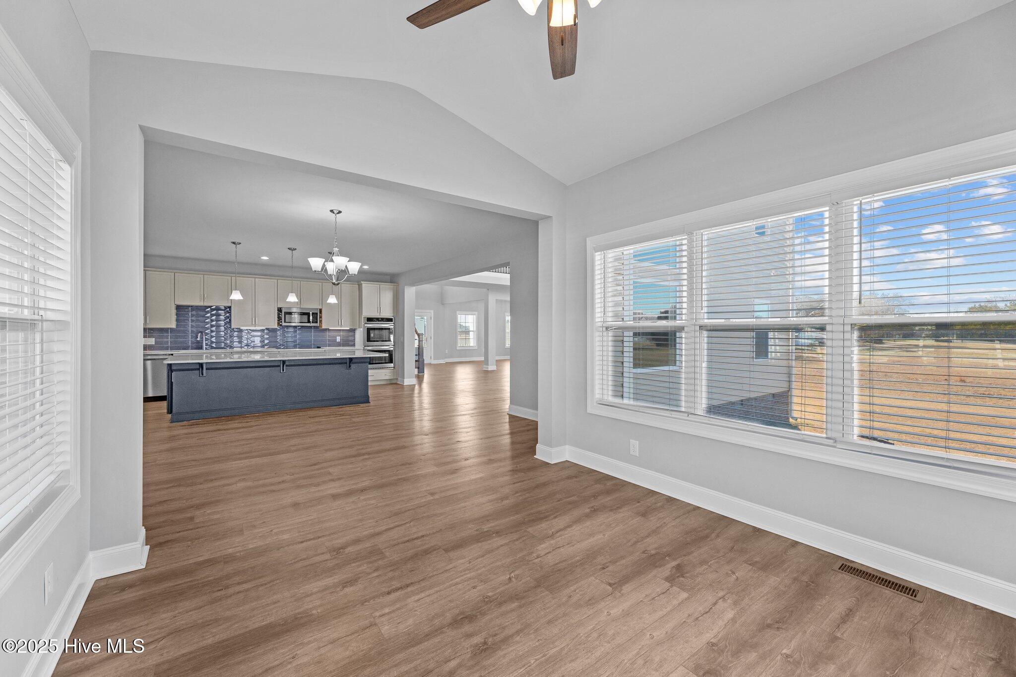 5554 Lake Vista Court Property Photo 21