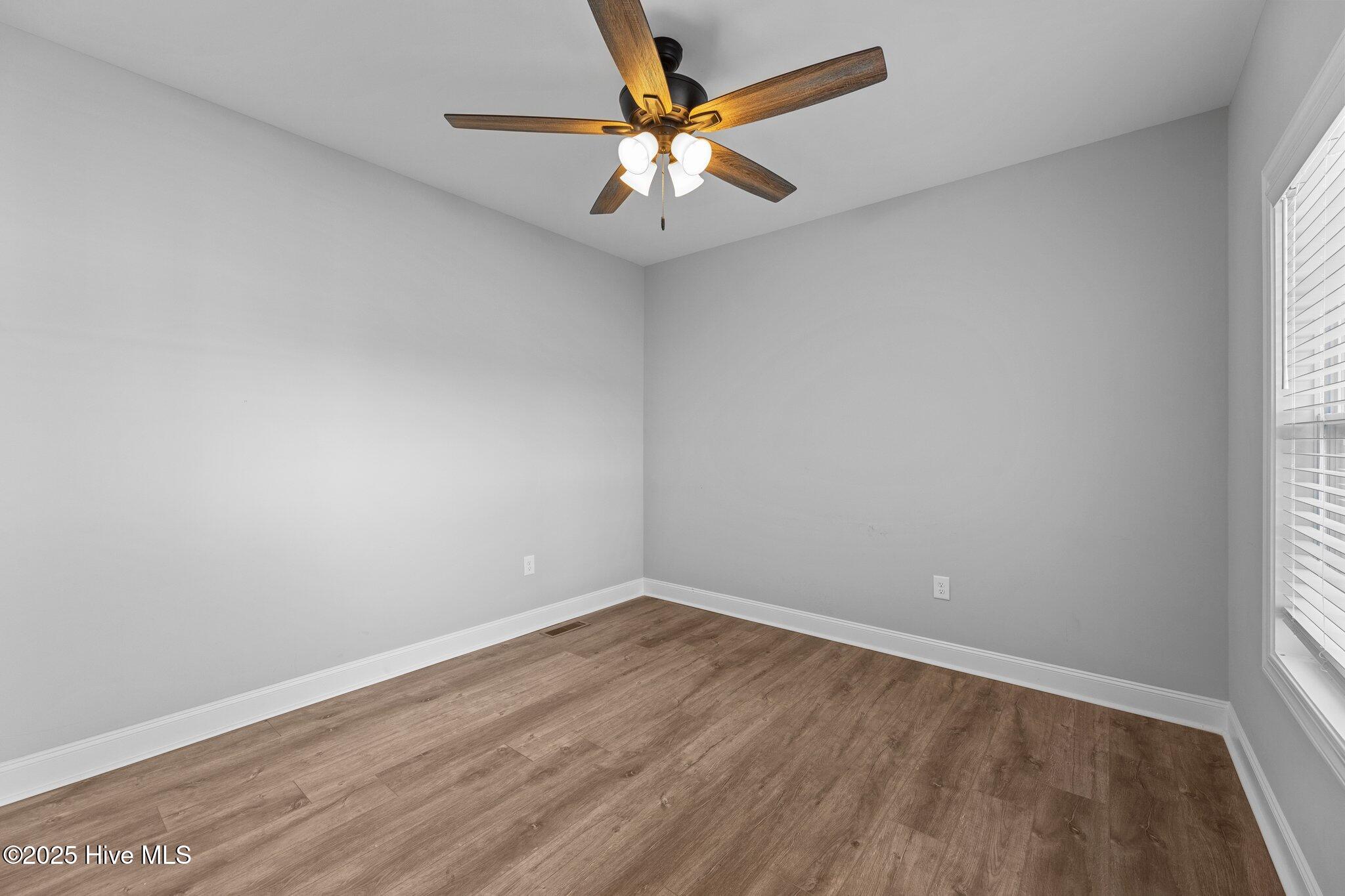 5554 Lake Vista Court Property Photo 23