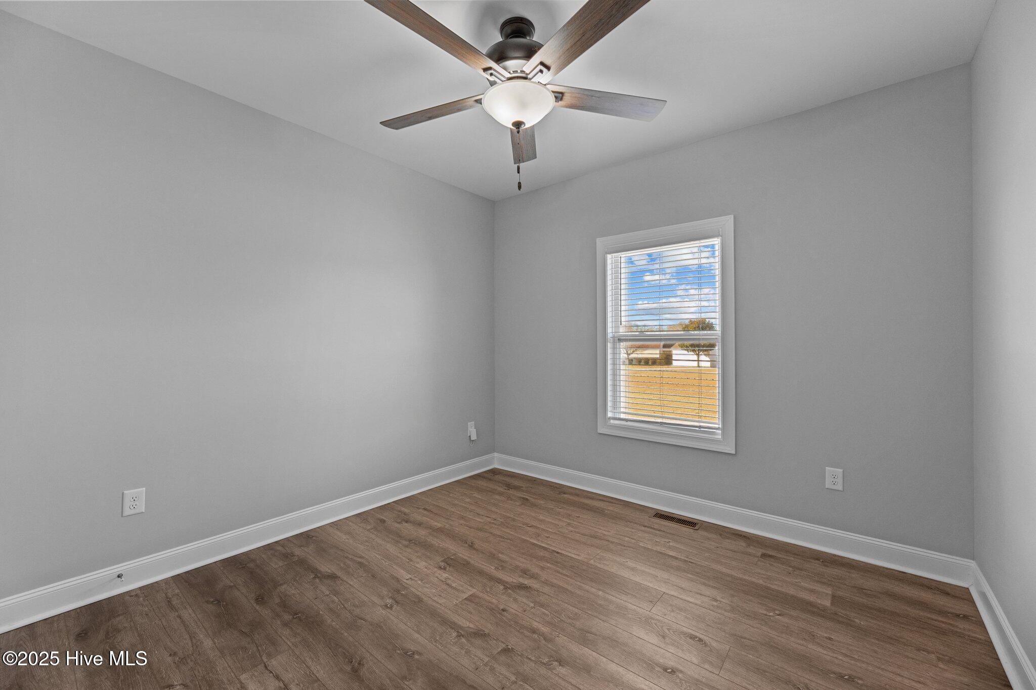 5554 Lake Vista Court Property Photo 26