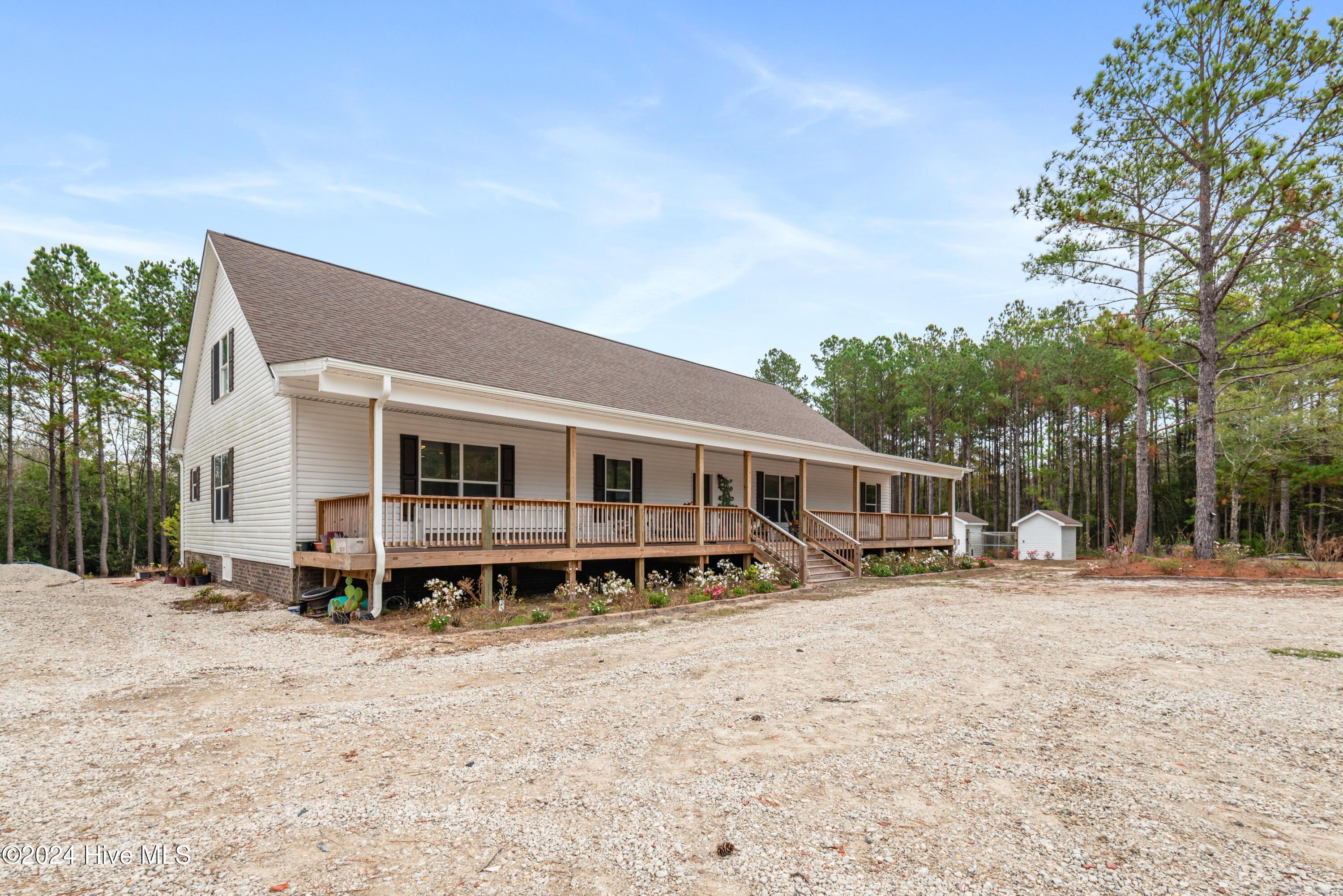 1347 Hwy 172 Property Photo 2