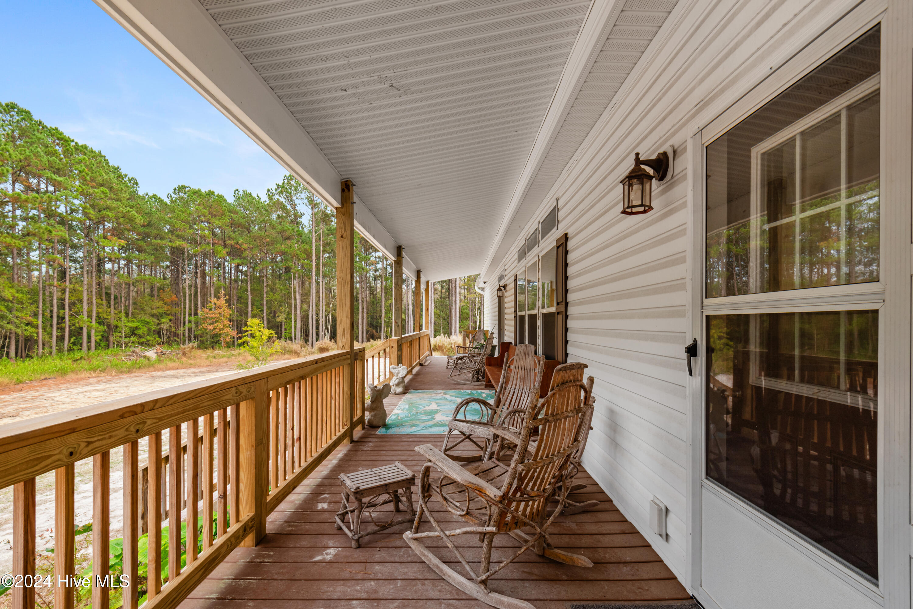1347 Hwy 172 Property Photo 4