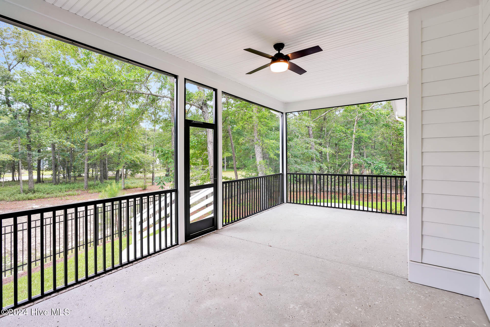 2210 Palm Pointe Property Photo 34