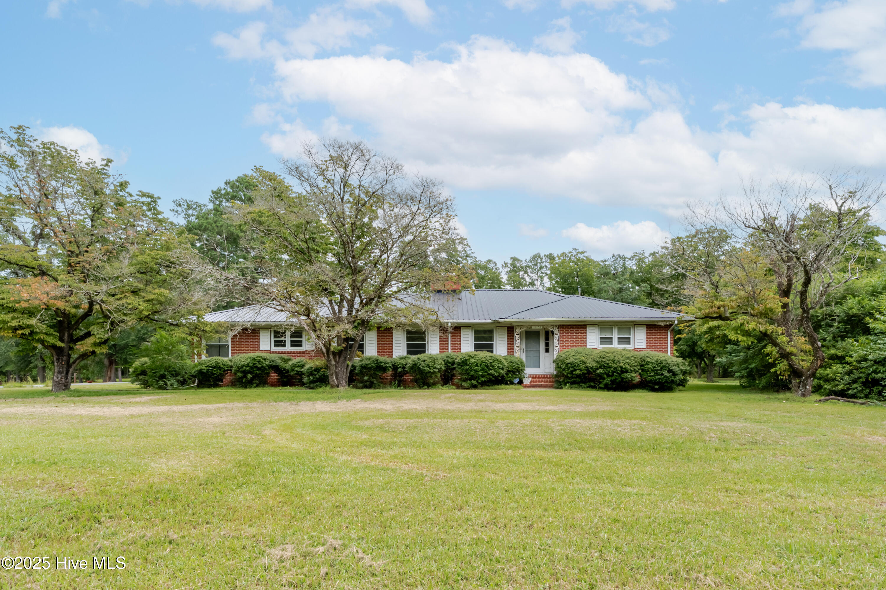 10154 Nc Highway 53 Property Photo 1