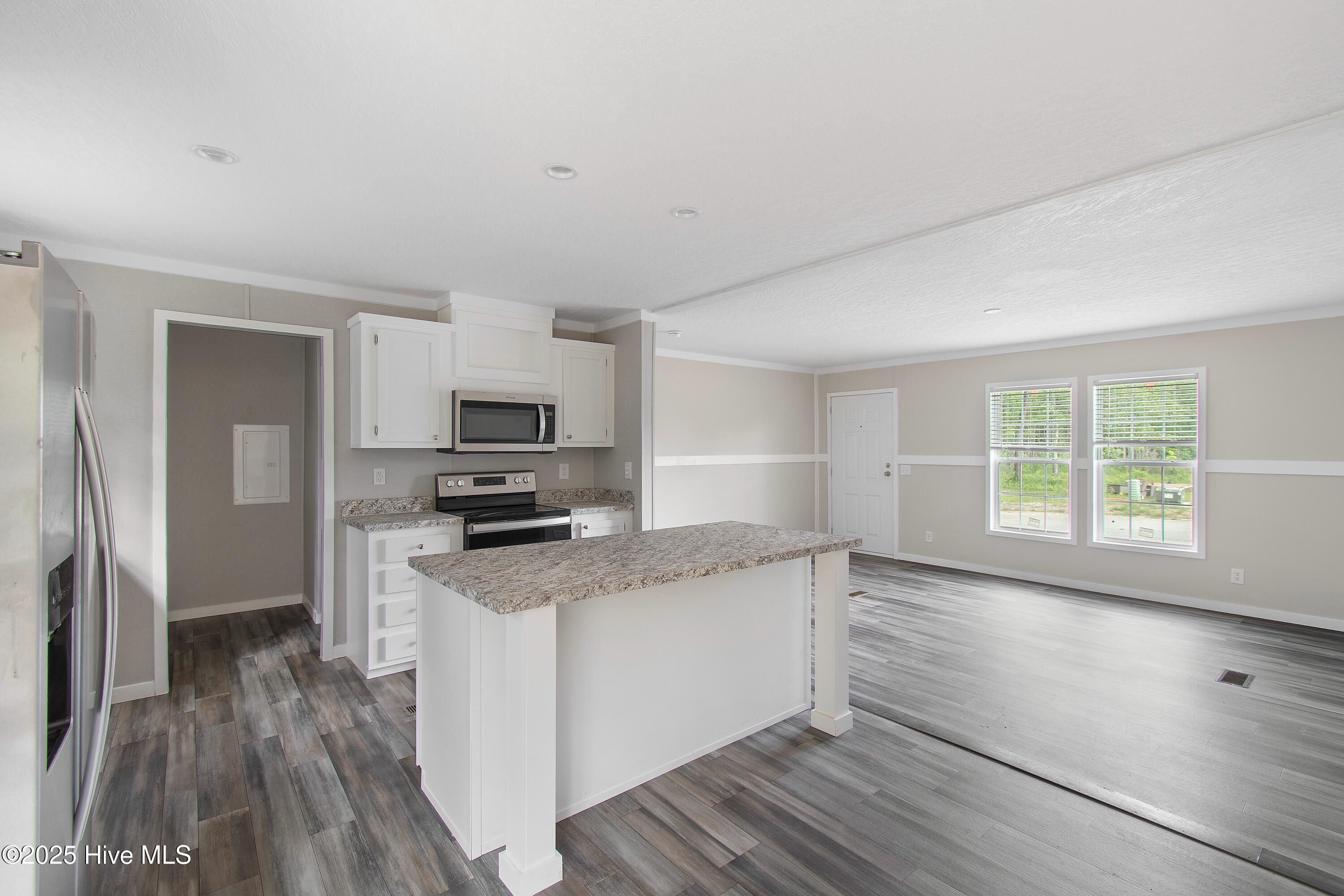 6777 Lewis Drive Property Photo 10