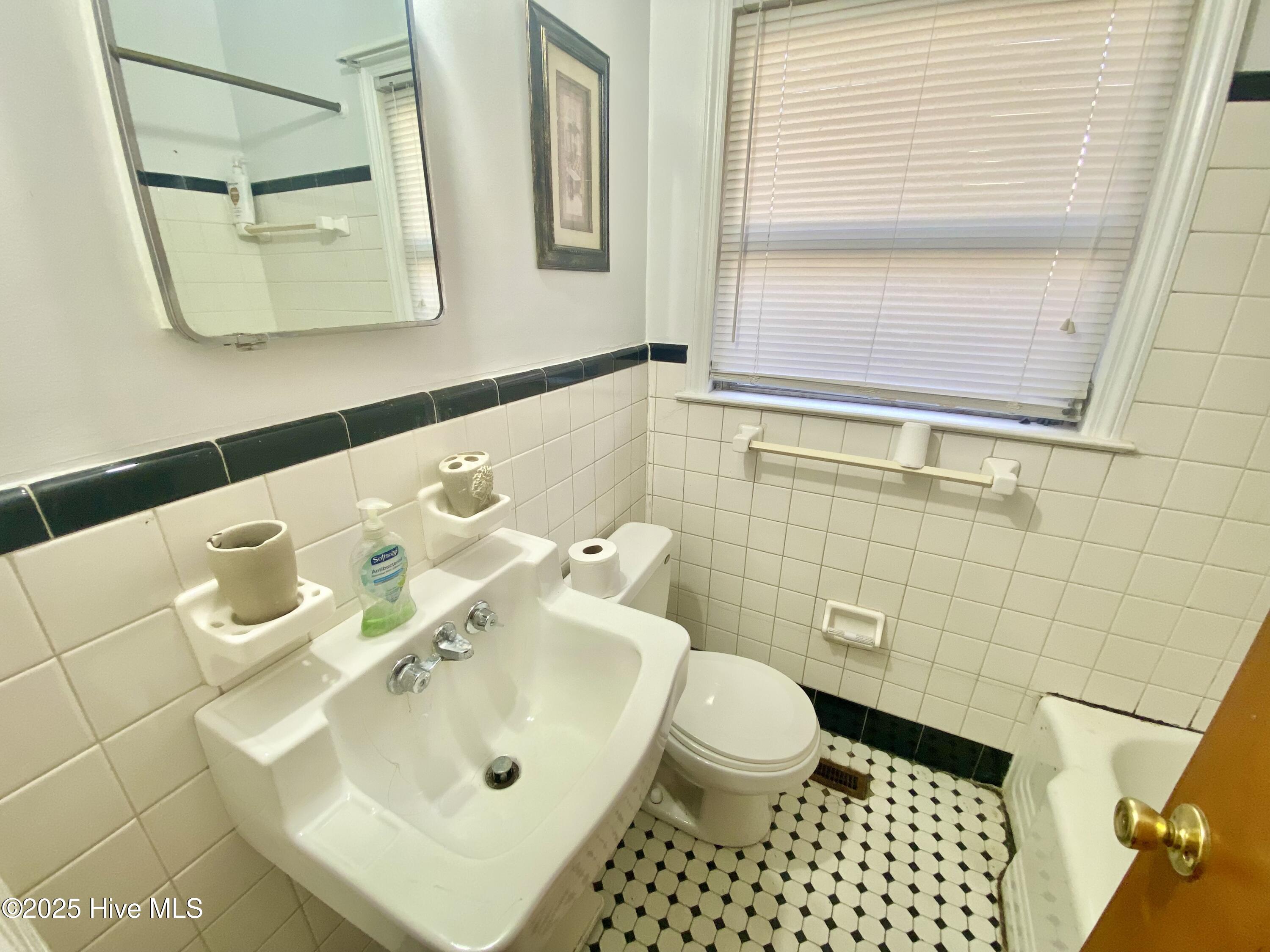 1902 Rogers Drive Property Photo 14