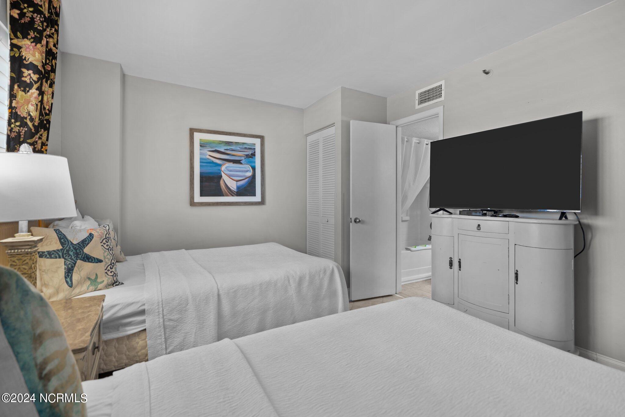 2700 Lumina Avenue Unit 516 Property Photo 9