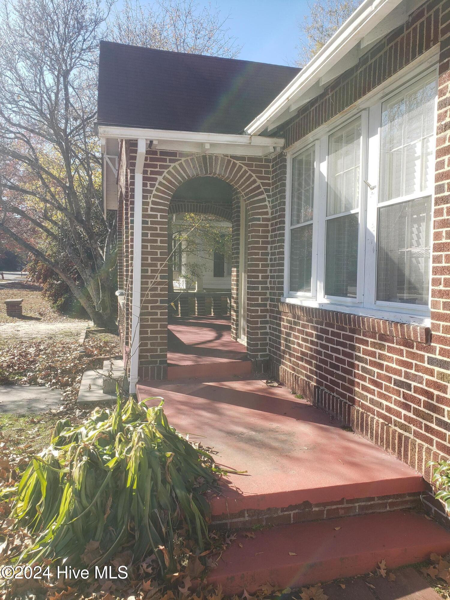 213 W Greene Street Property Photo 6
