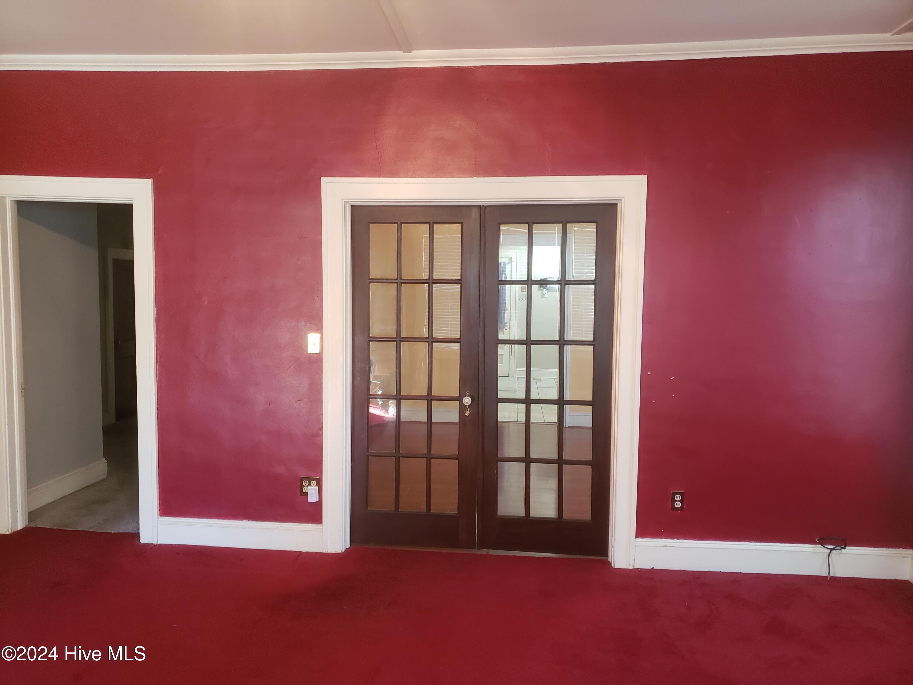 213 W Greene Street Property Photo 9