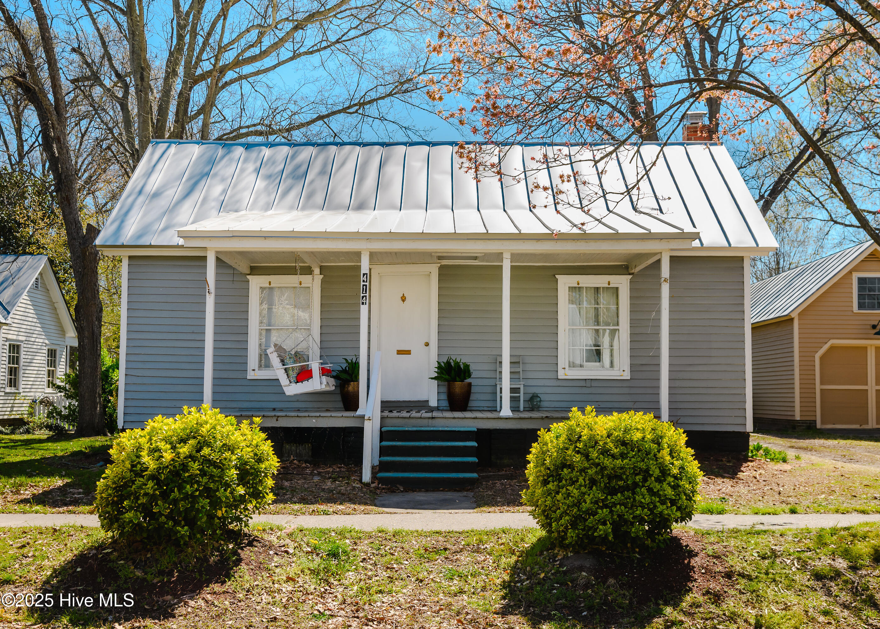 414 Phillips Street Property Photo 1