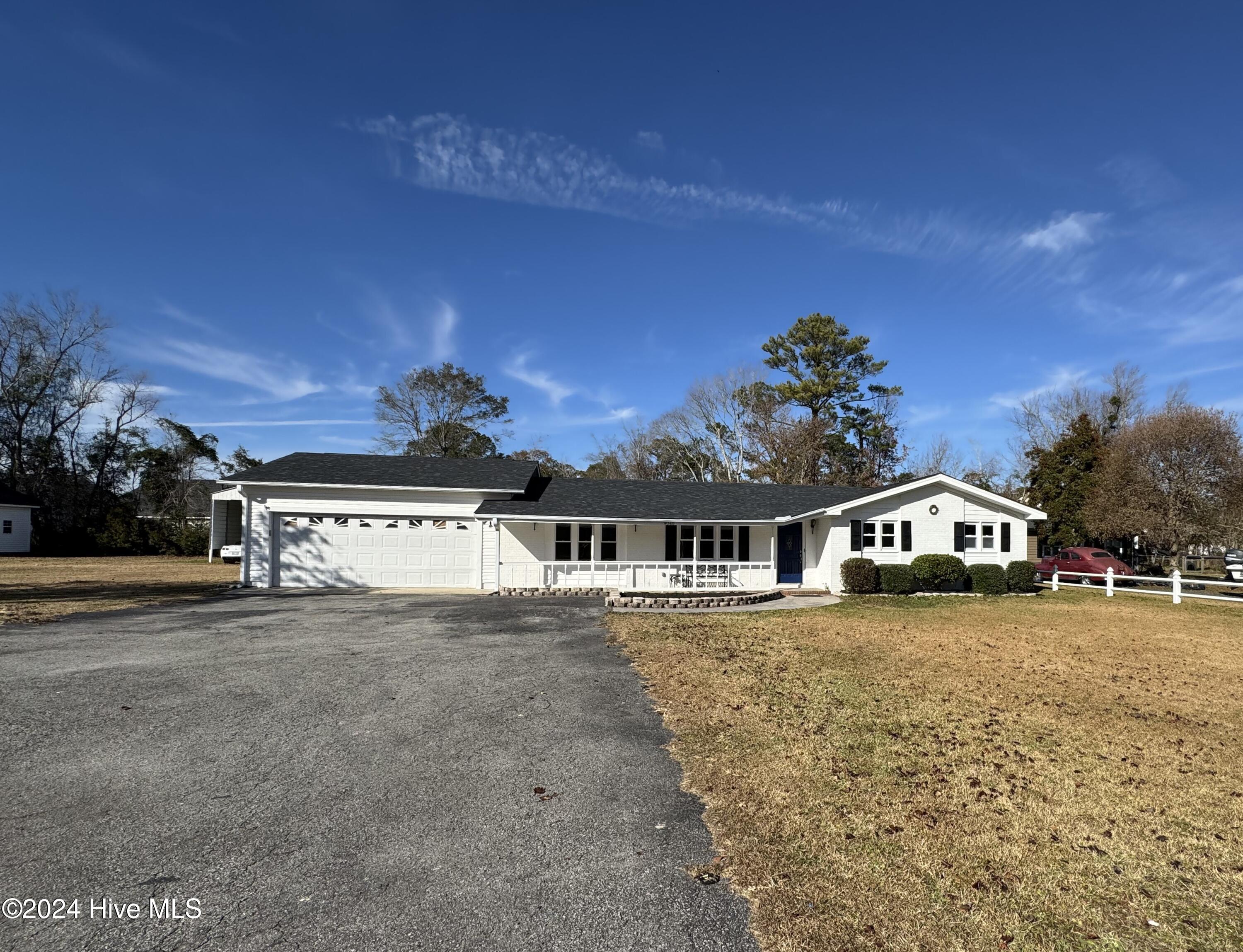 9040 Heritage Drive Property Photo 1