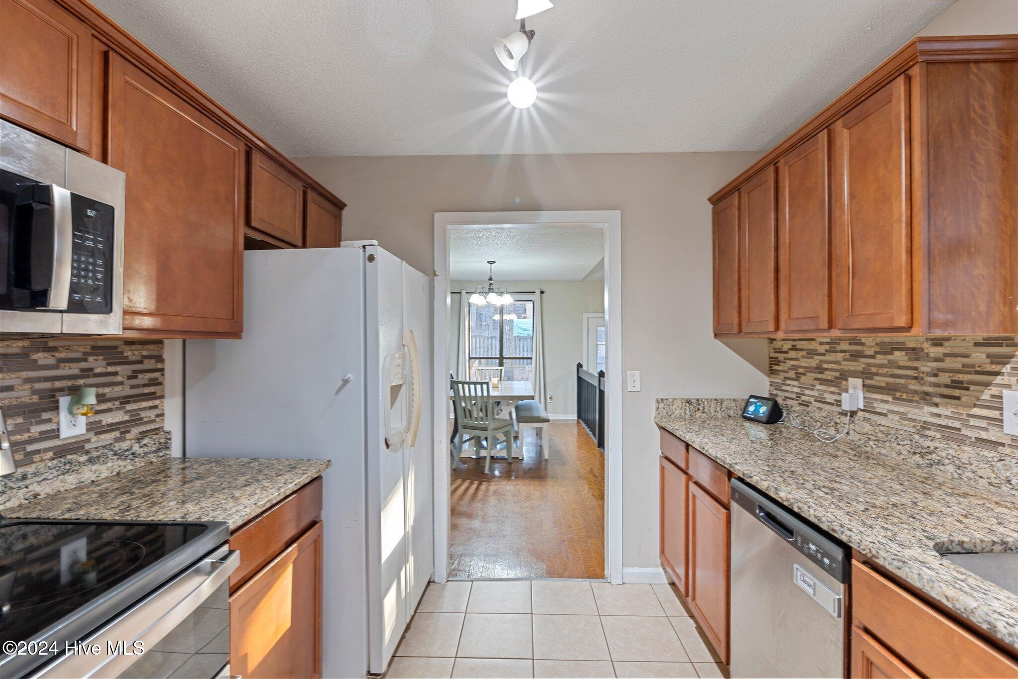 5901 Waters Edge Drive Property Photo 10