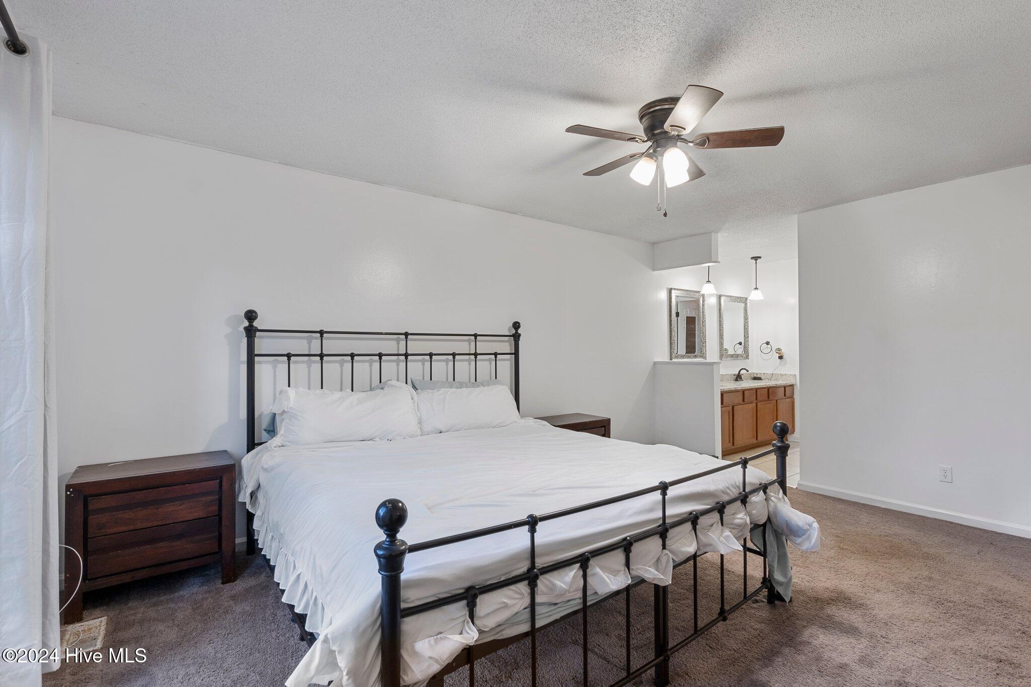 5901 Waters Edge Drive Property Photo 17