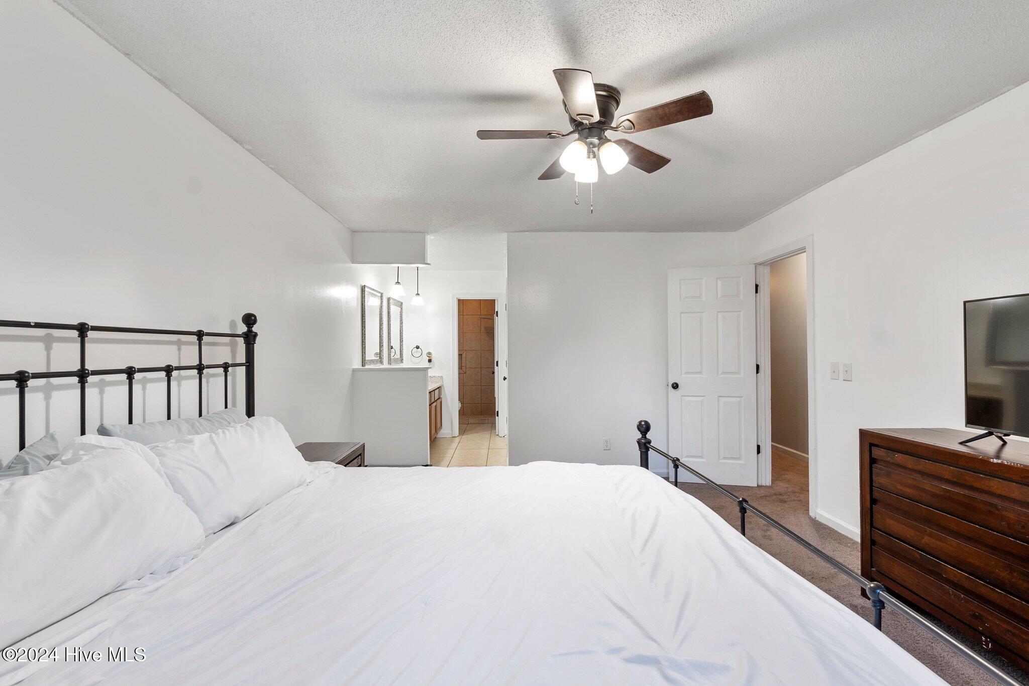 5901 Waters Edge Drive Property Photo 18