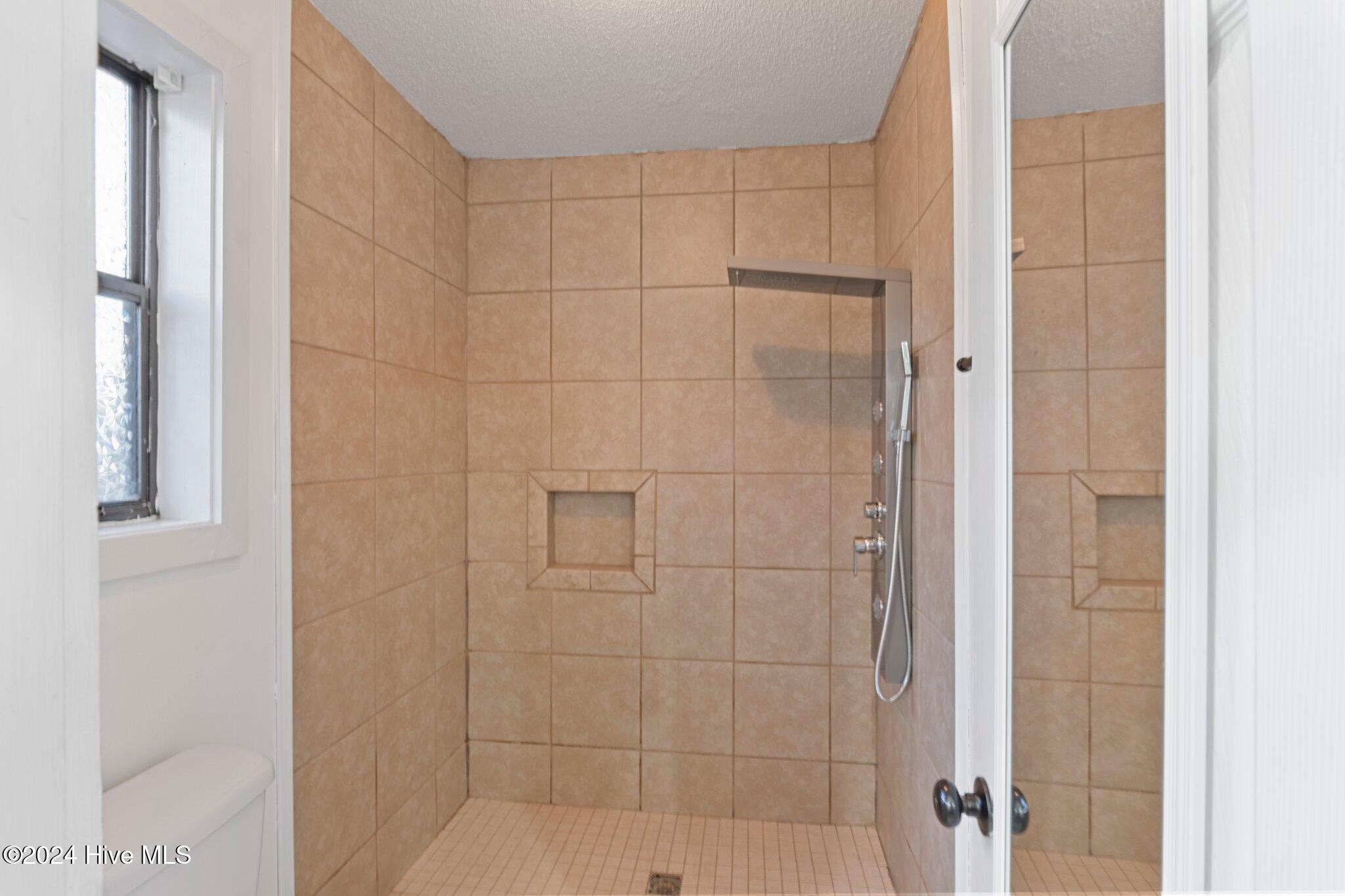 5901 Waters Edge Drive Property Photo 20