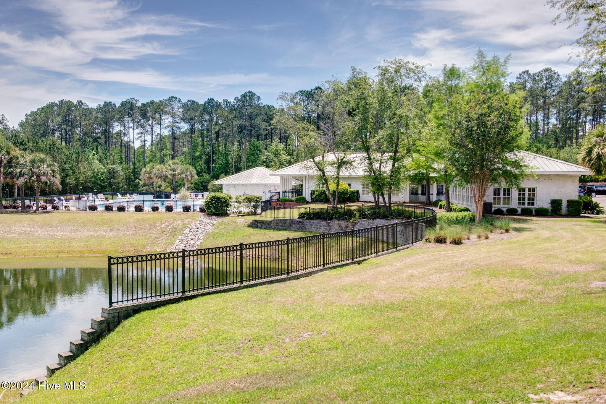 2598 Provence Drive Property Photo 8
