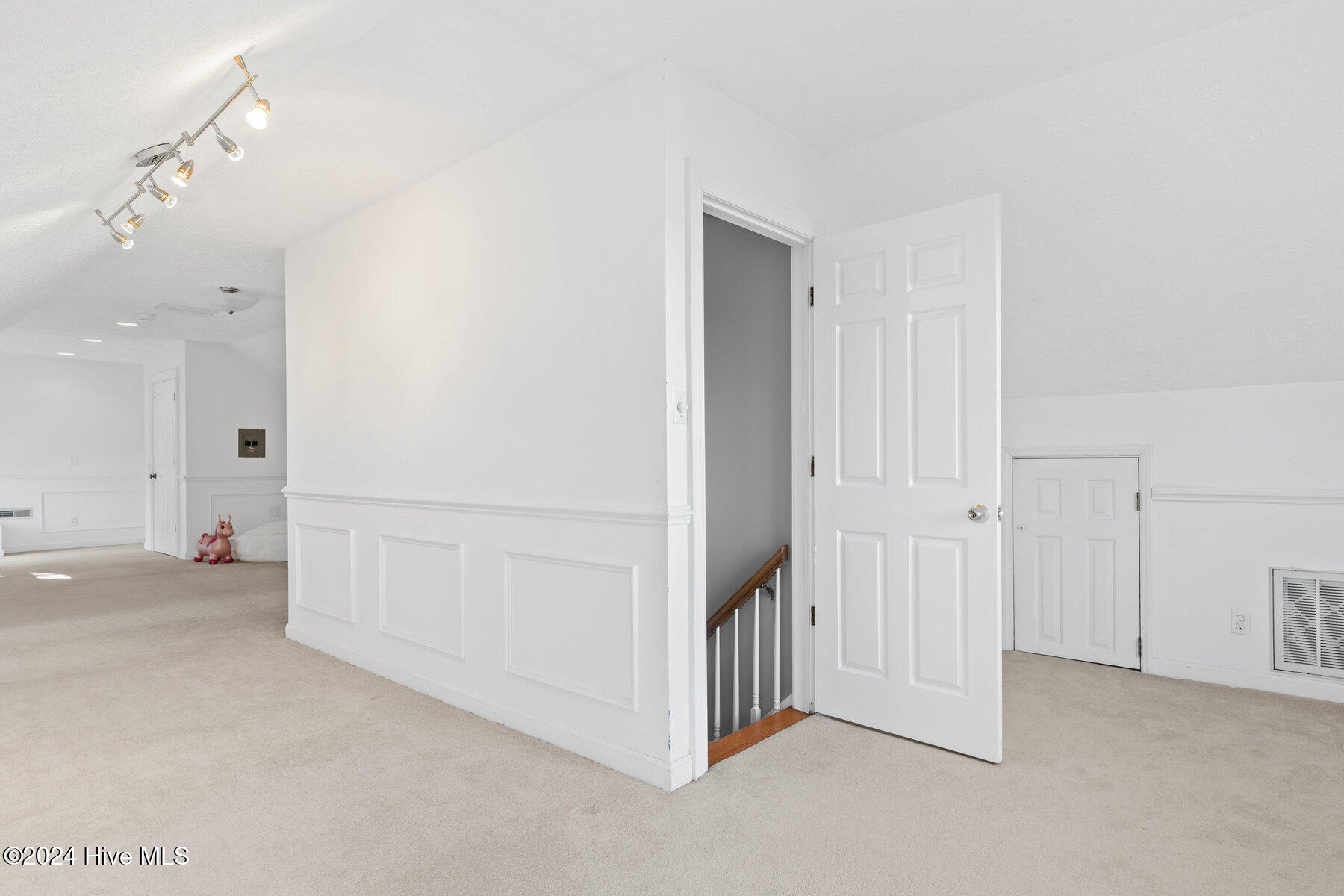141 Middle Oaks Drive Property Photo 62