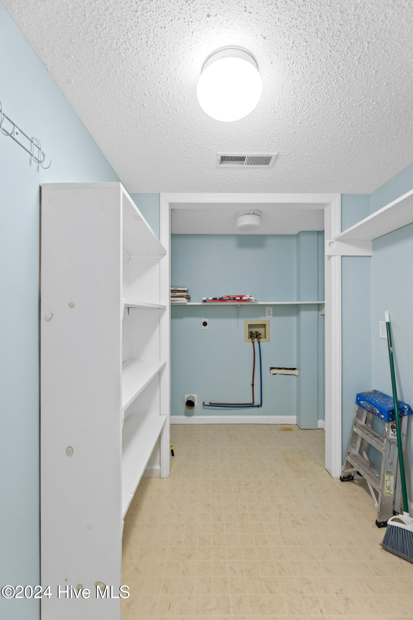141 Middle Oaks Drive Property Photo 75