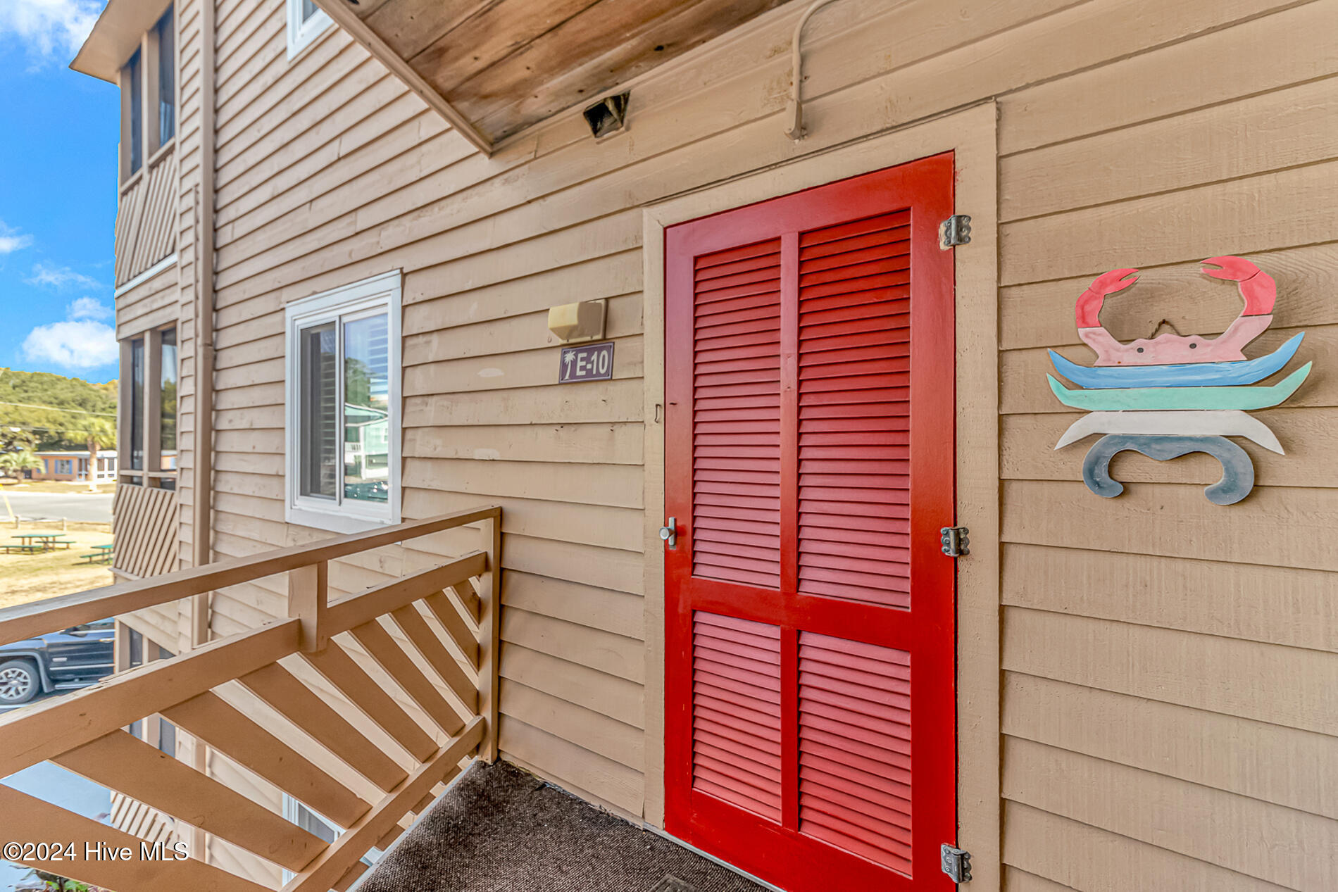 609 Hillside Drive # E-10 Property Photo 3