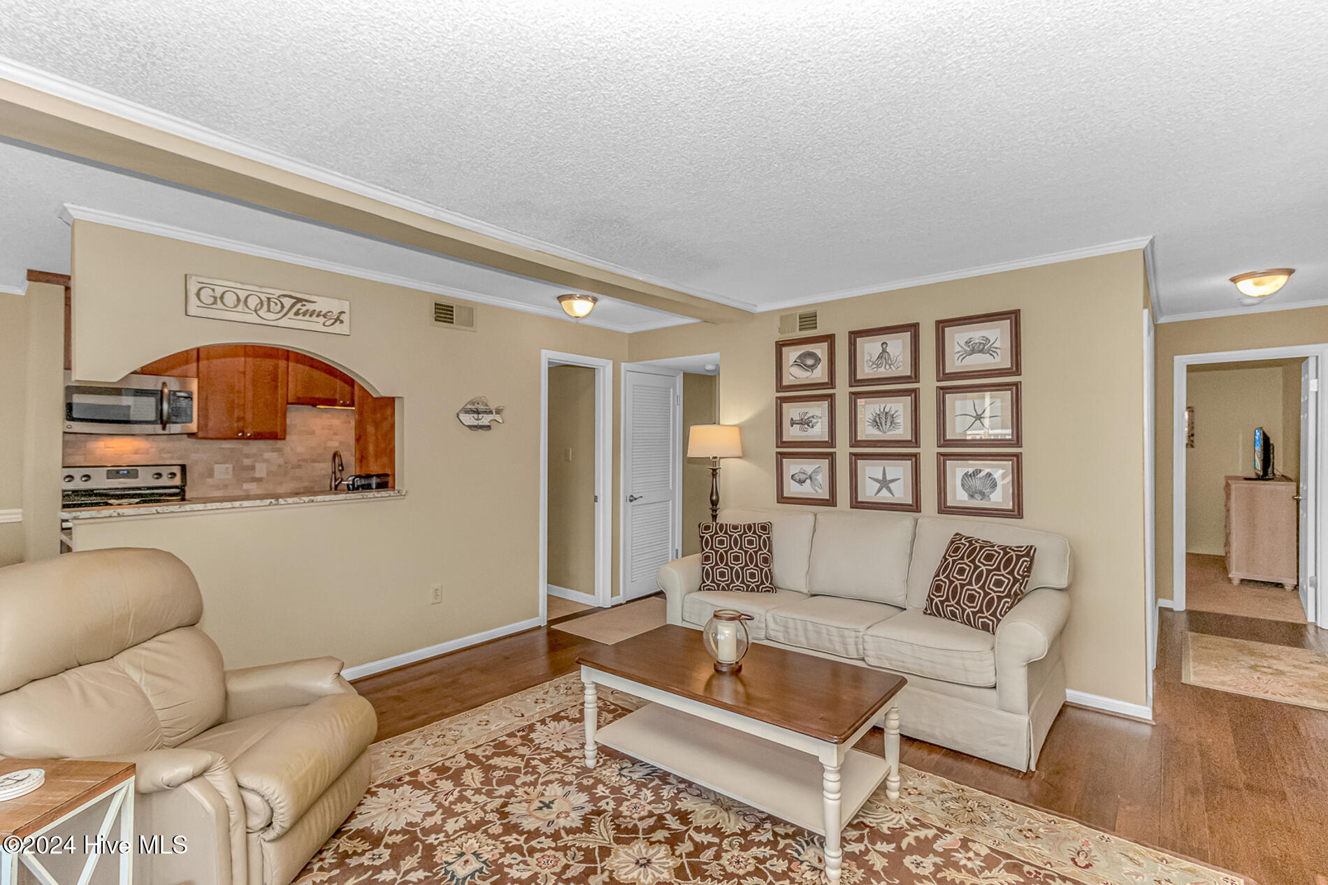 609 Hillside Drive # E-10 Property Photo 5