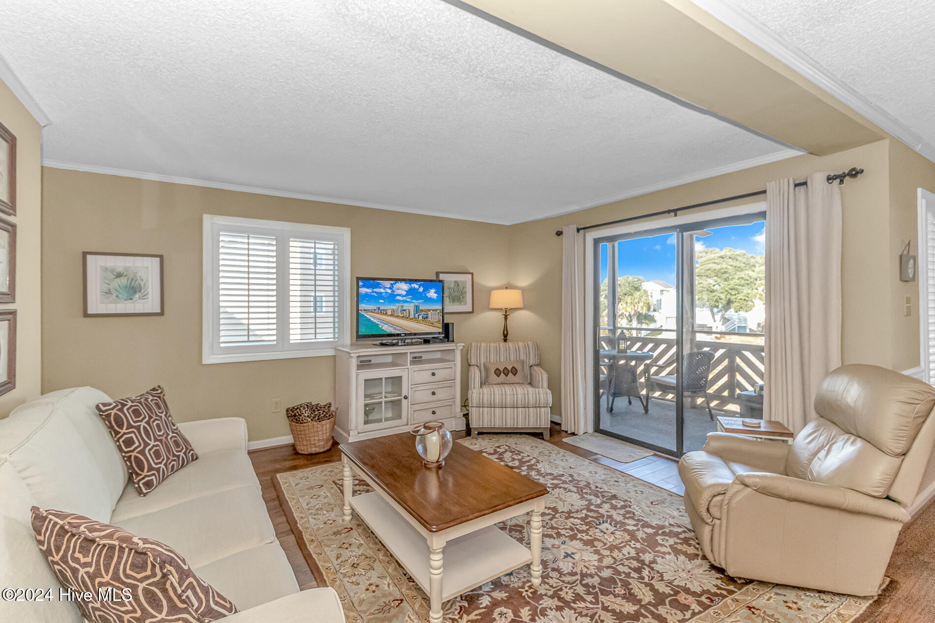 609 Hillside Drive # E-10 Property Photo 7