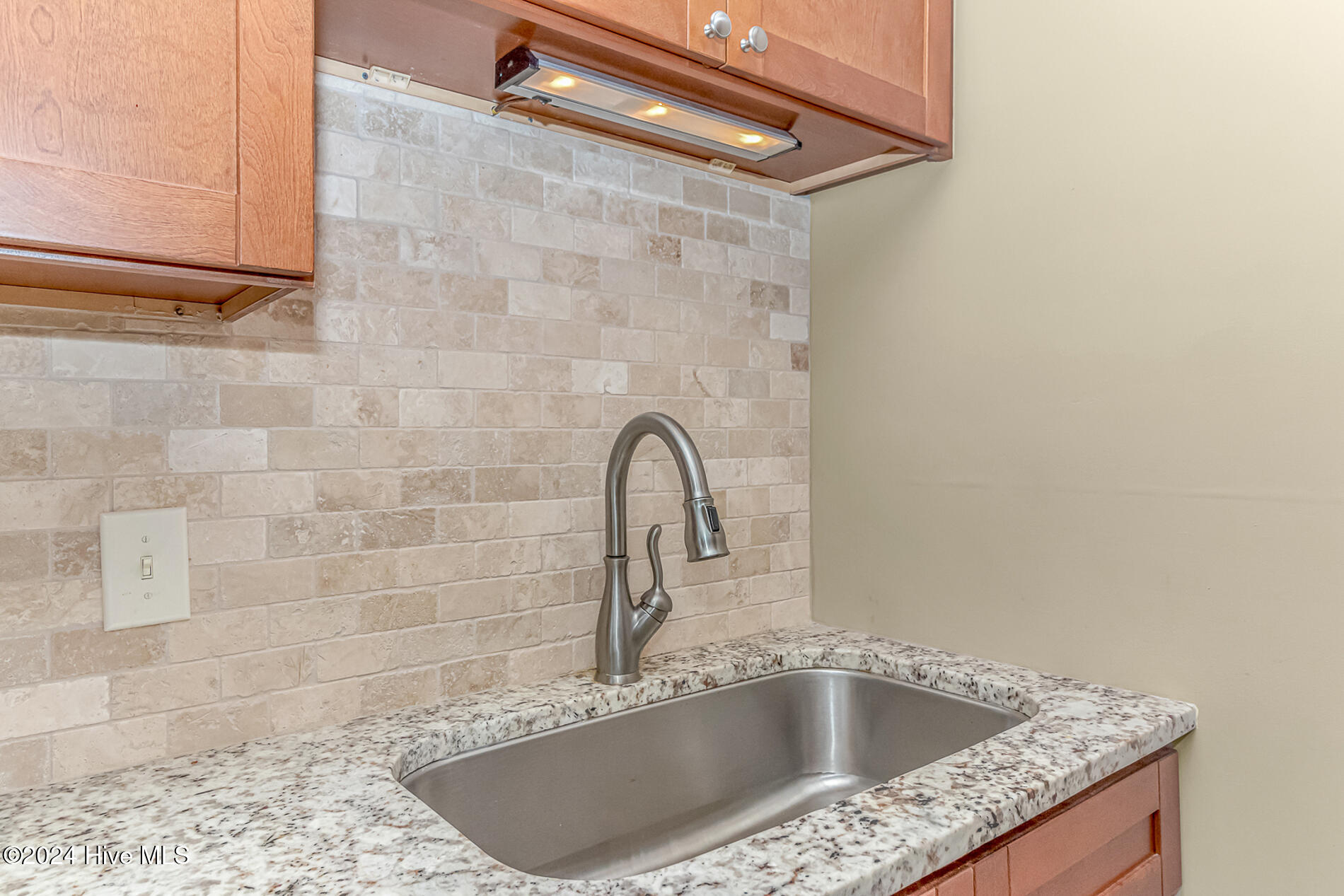 609 Hillside Drive # E-10 Property Photo 12