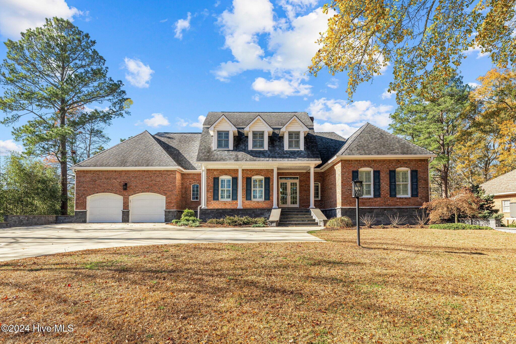 611 Creekwood Drive Property Photo