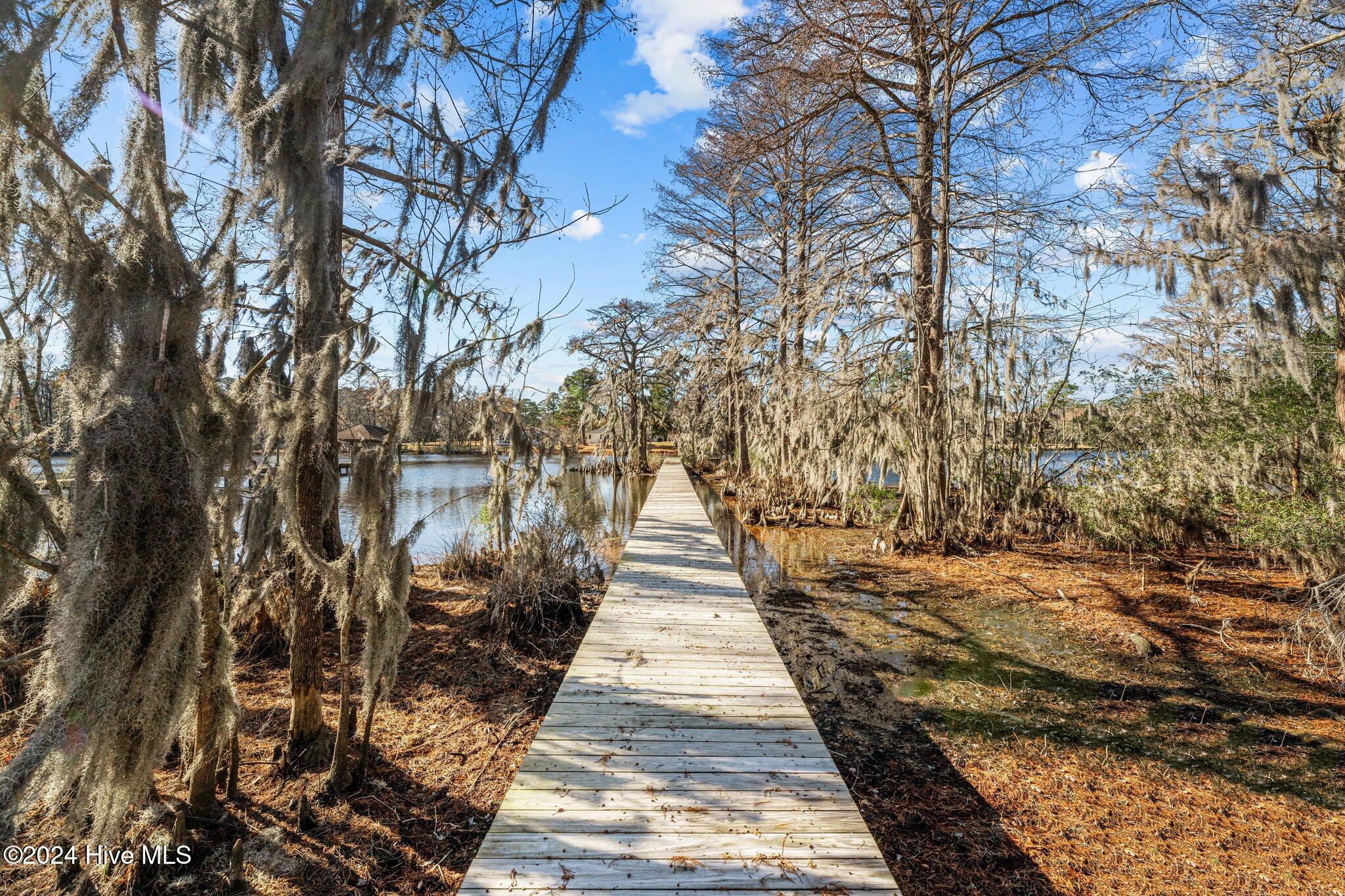 611 Creekwood Drive Property Photo 11