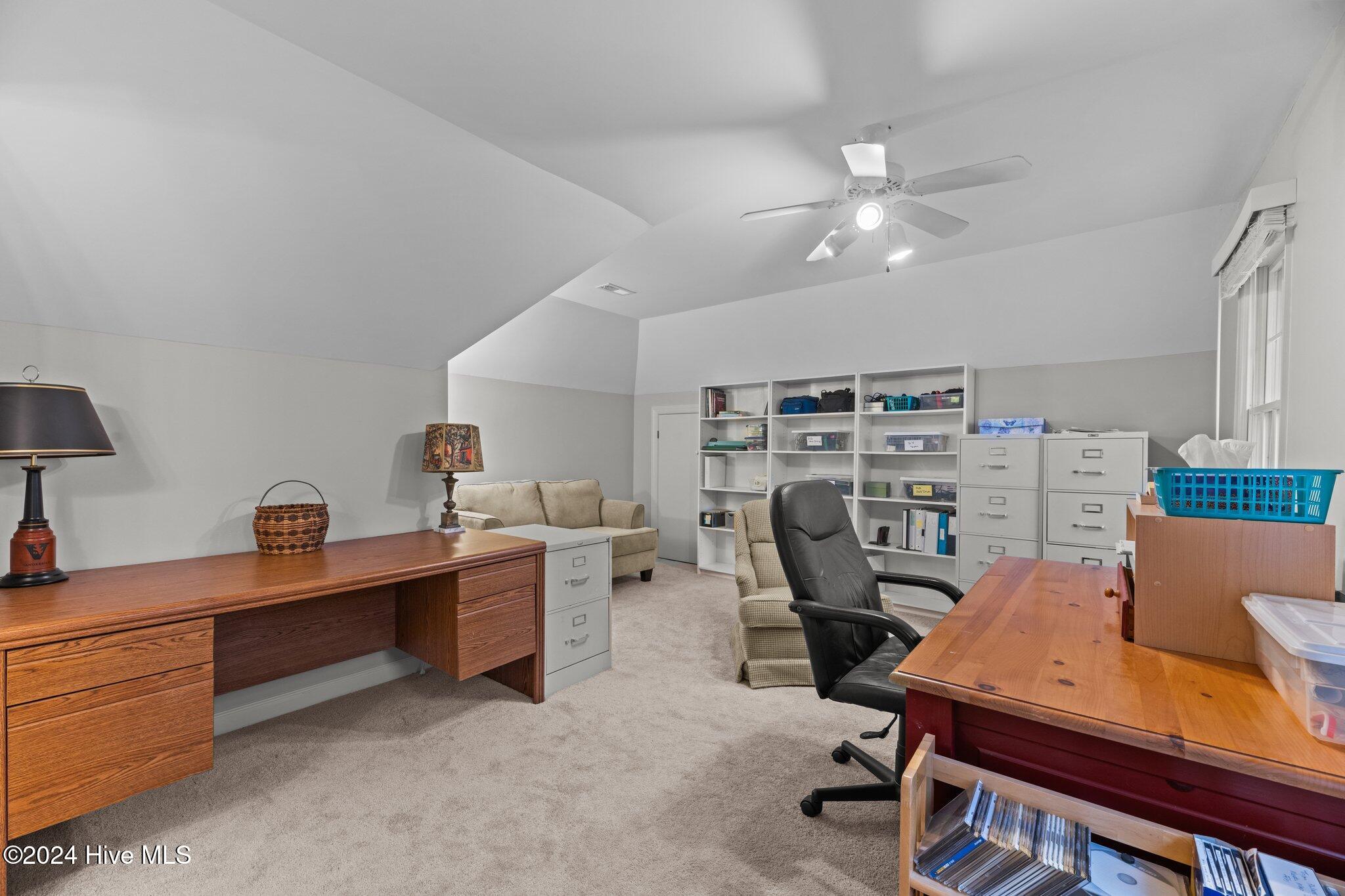 611 Creekwood Drive Property Photo 33