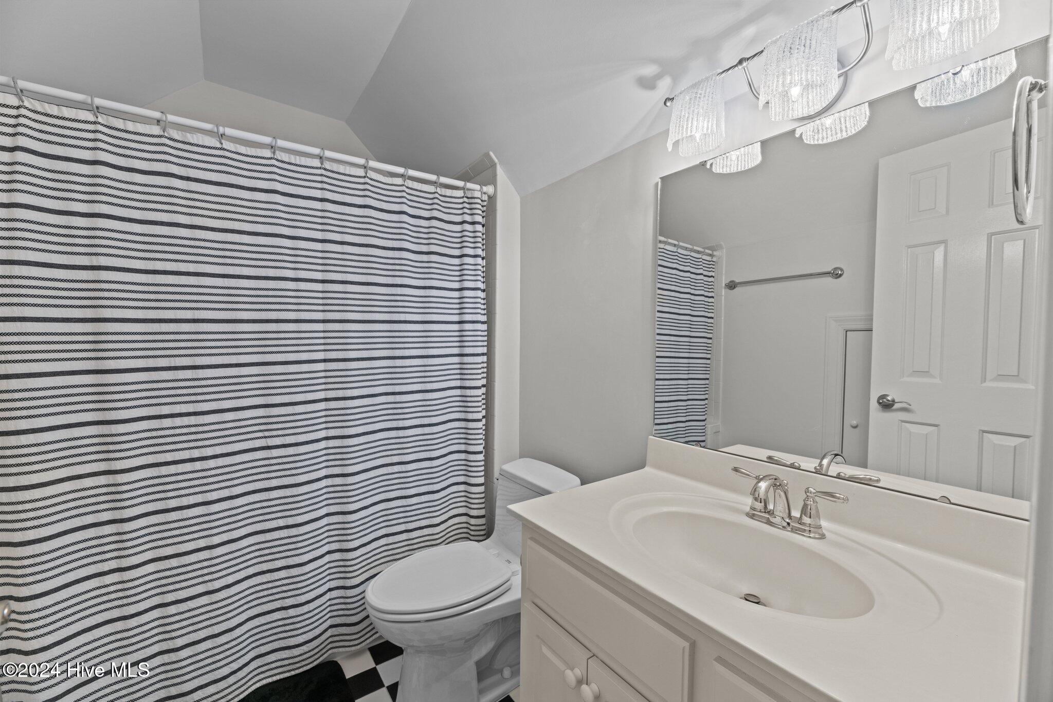 611 Creekwood Drive Property Photo 38