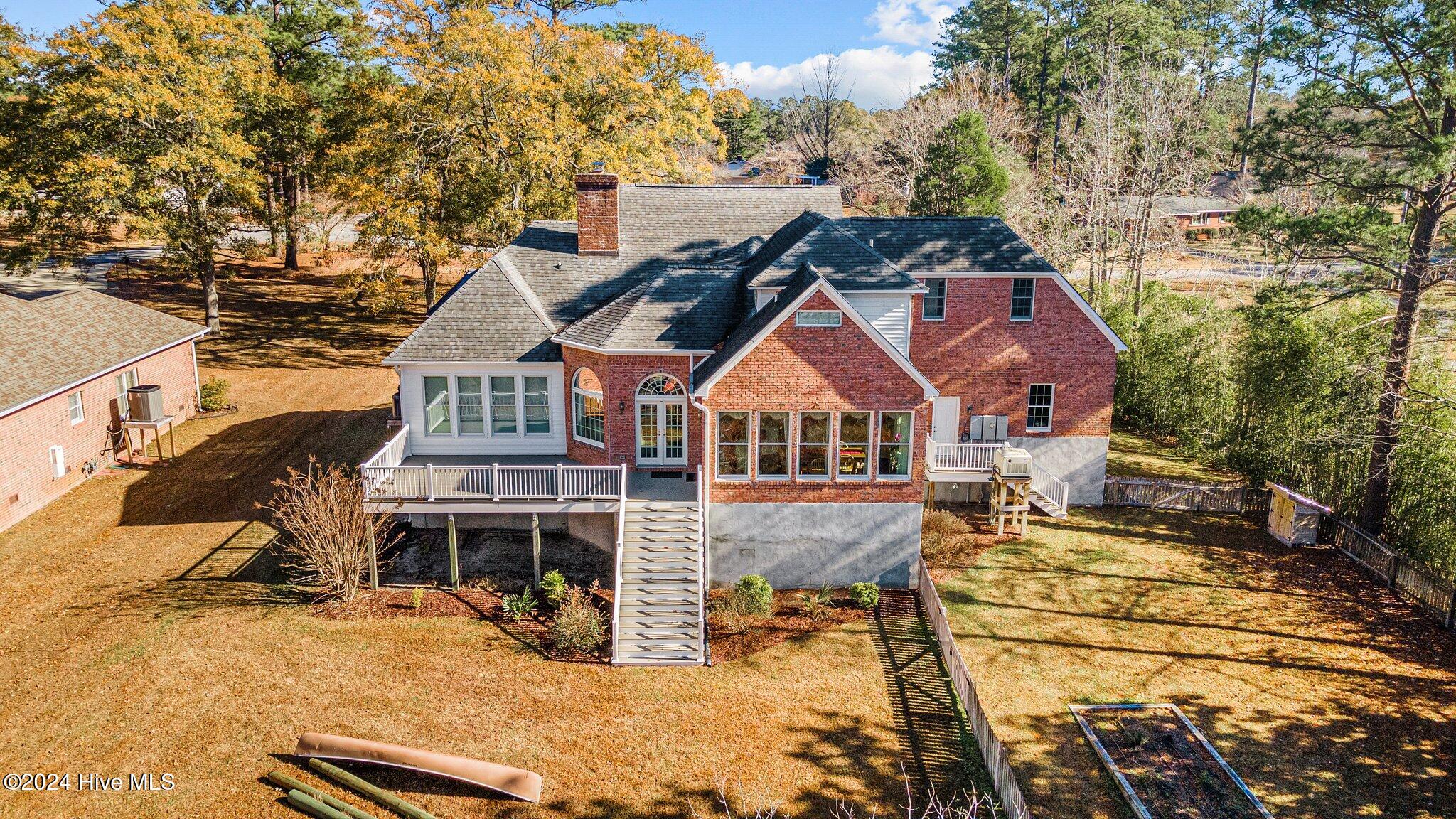 611 Creekwood Drive Property Photo 44