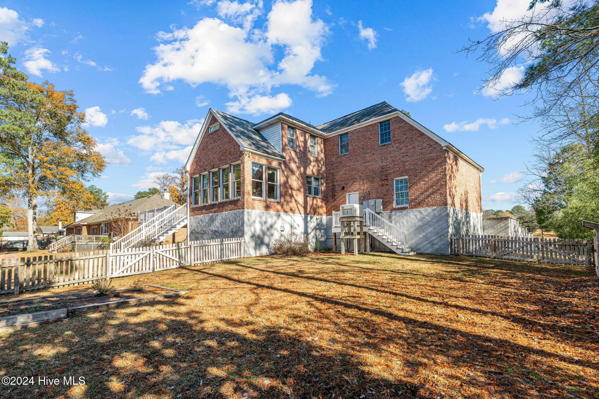 611 Creekwood Drive Property Photo 46