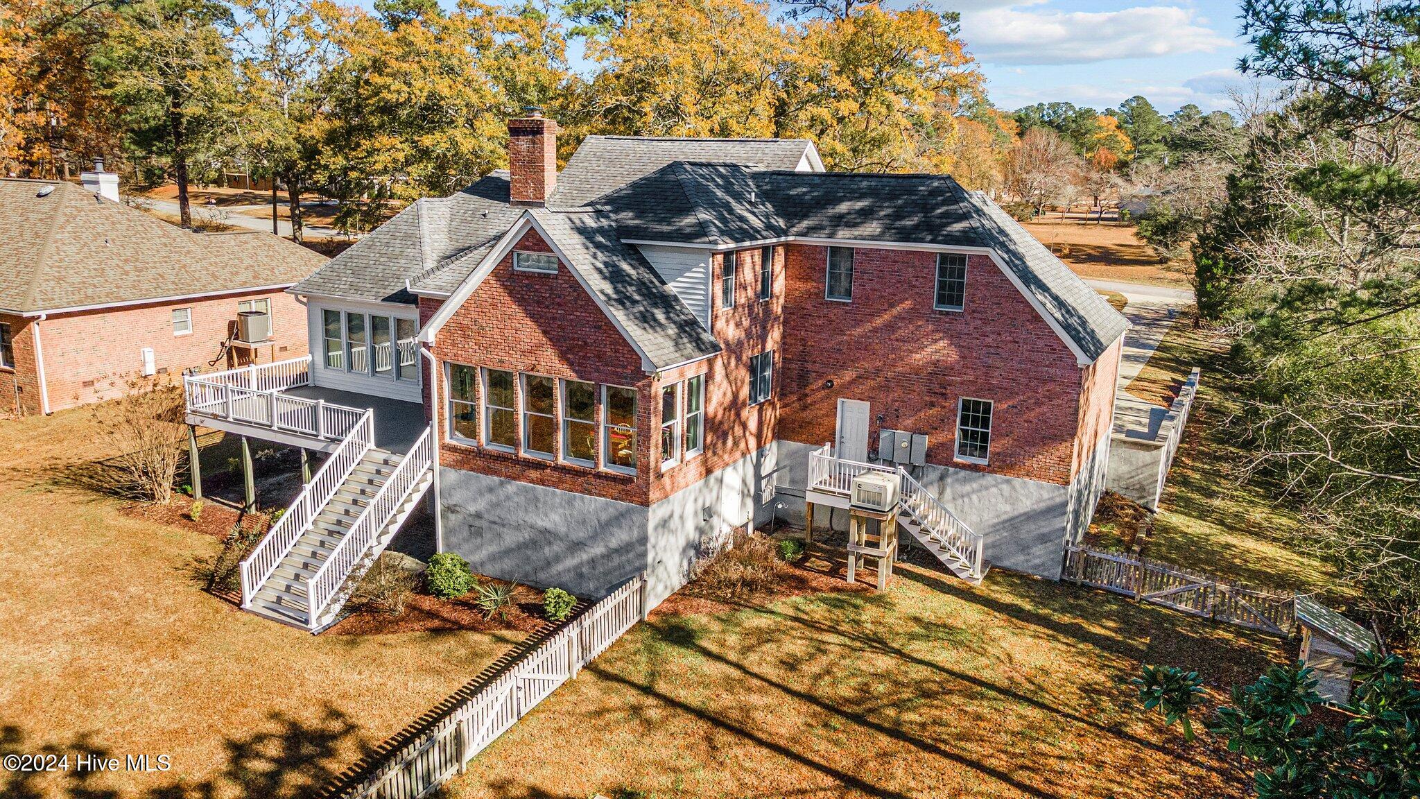 611 Creekwood Drive Property Photo 49