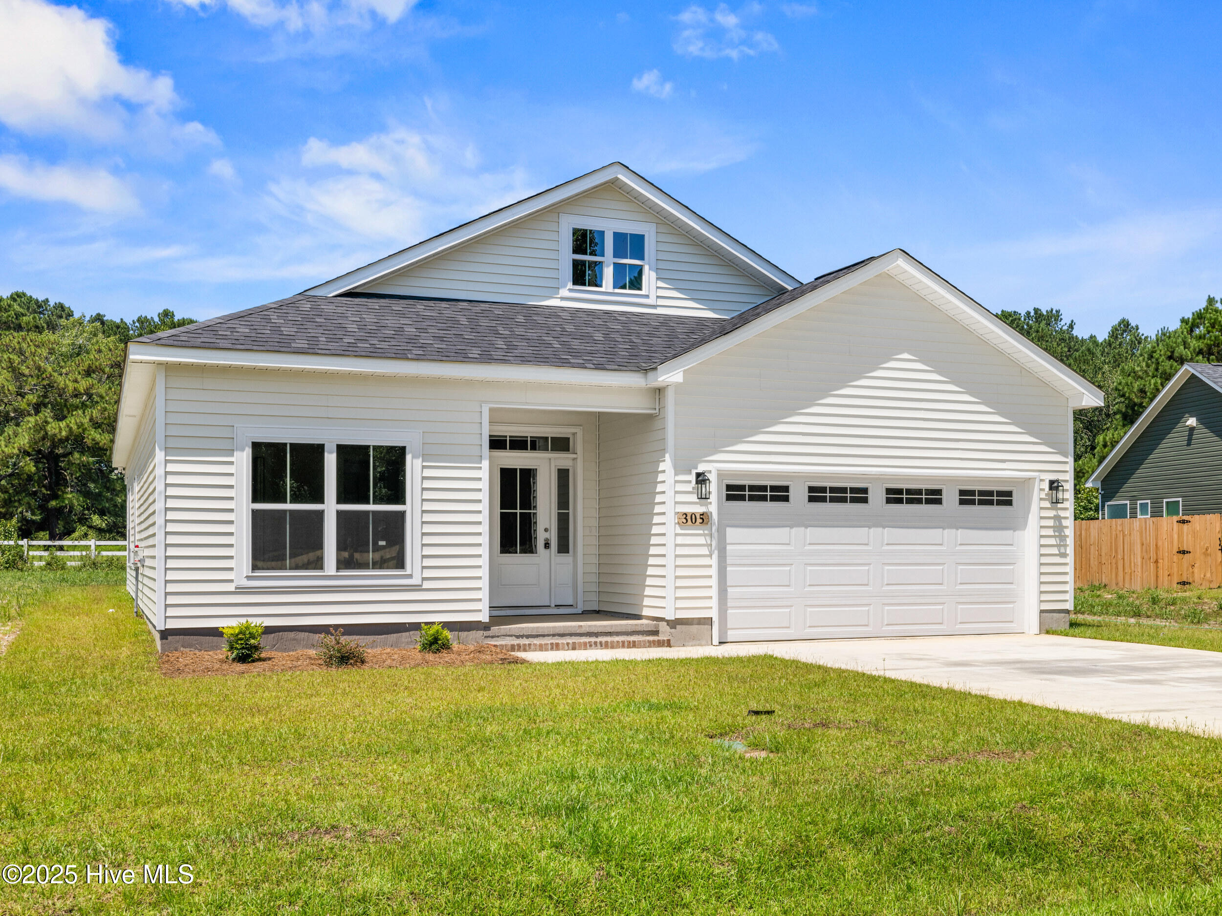 305 Belgian Court Property Photo 1